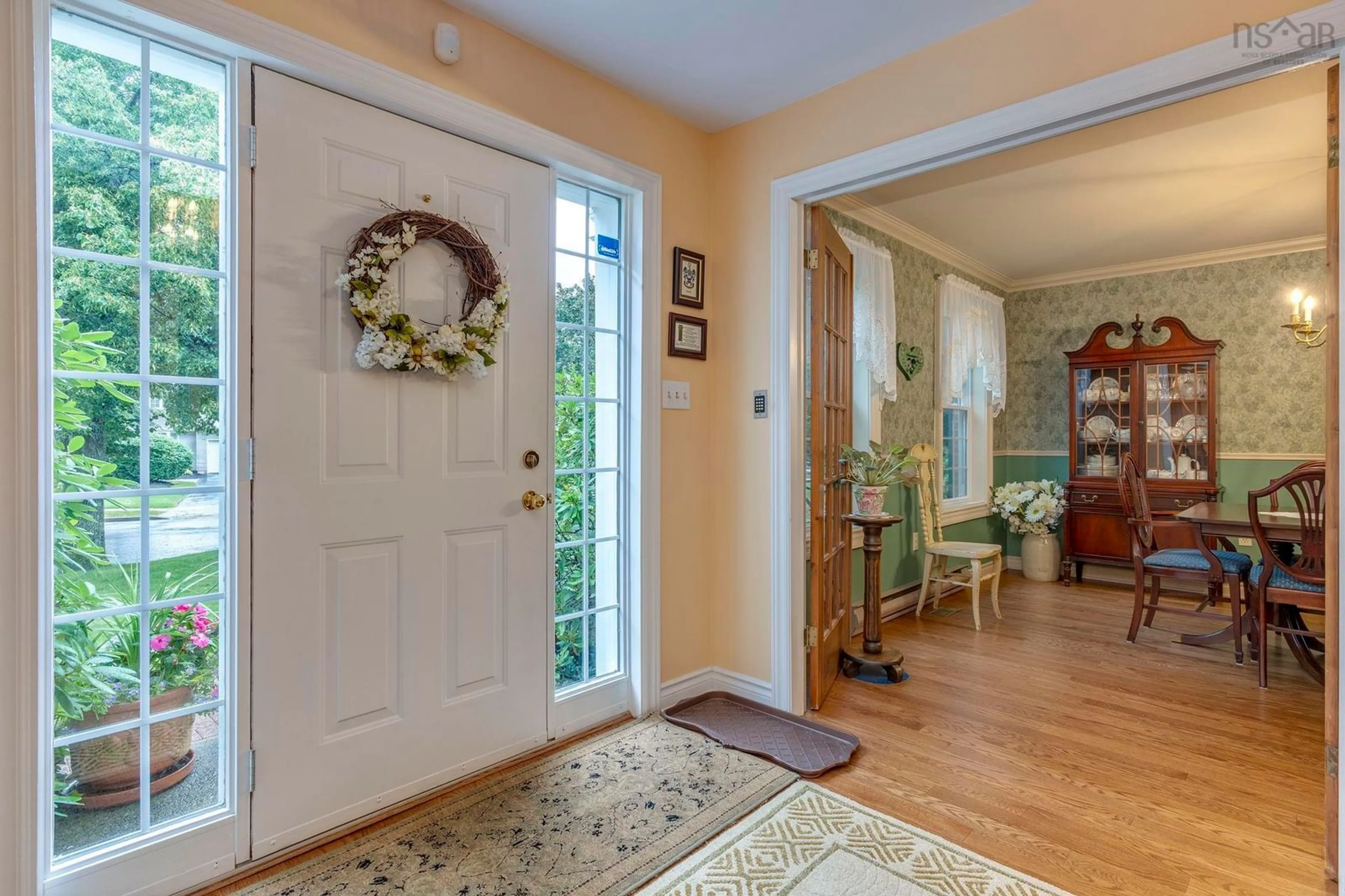 Indoor entryway for 6 Brockhurst Close, Clayton Park Nova Scotia B3M 3V4
