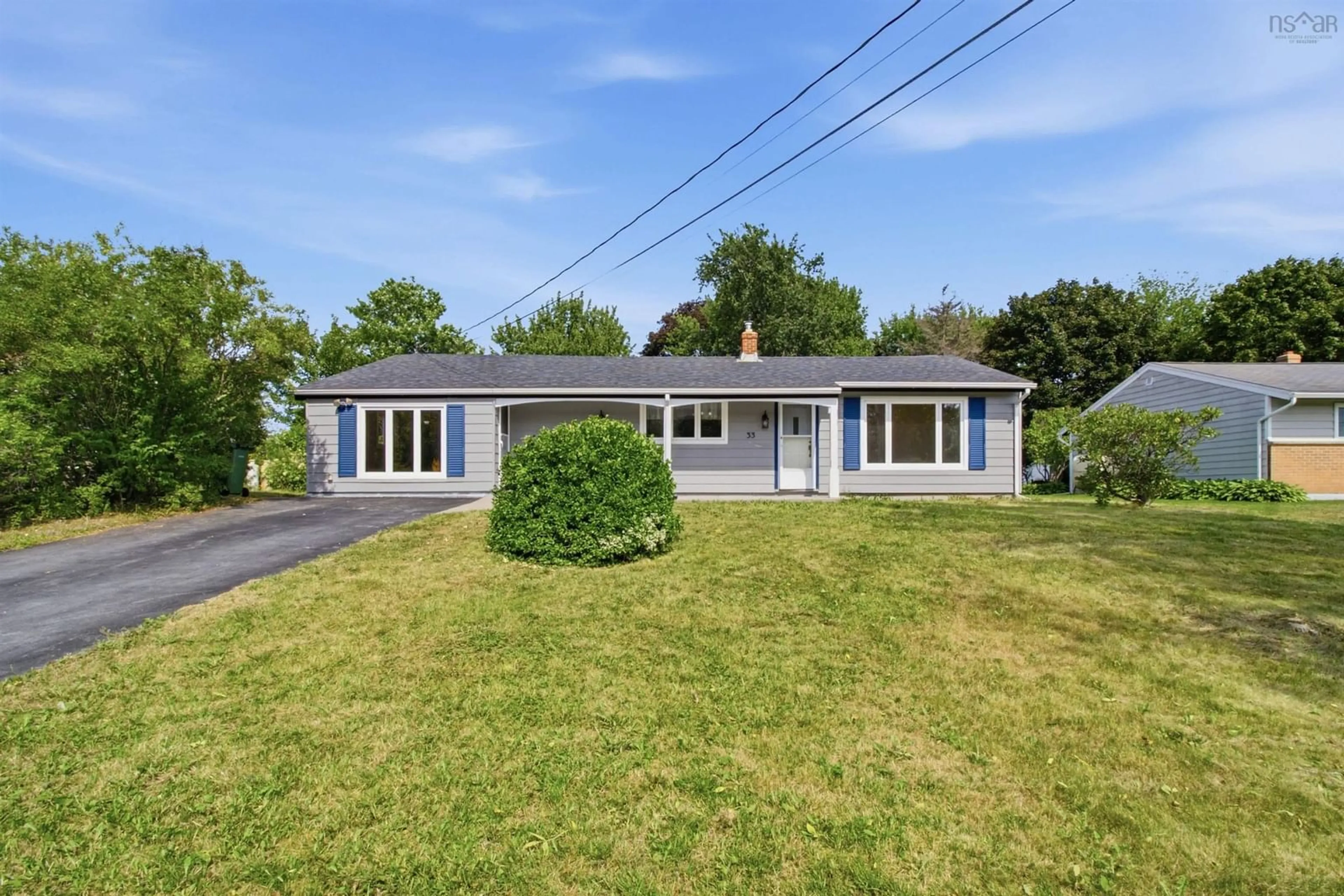 A pic from outside/outdoor area/front of a property/back of a property/a pic from drone, street for 33 Inverary Dr, Dartmouth Nova Scotia B2X 1H3