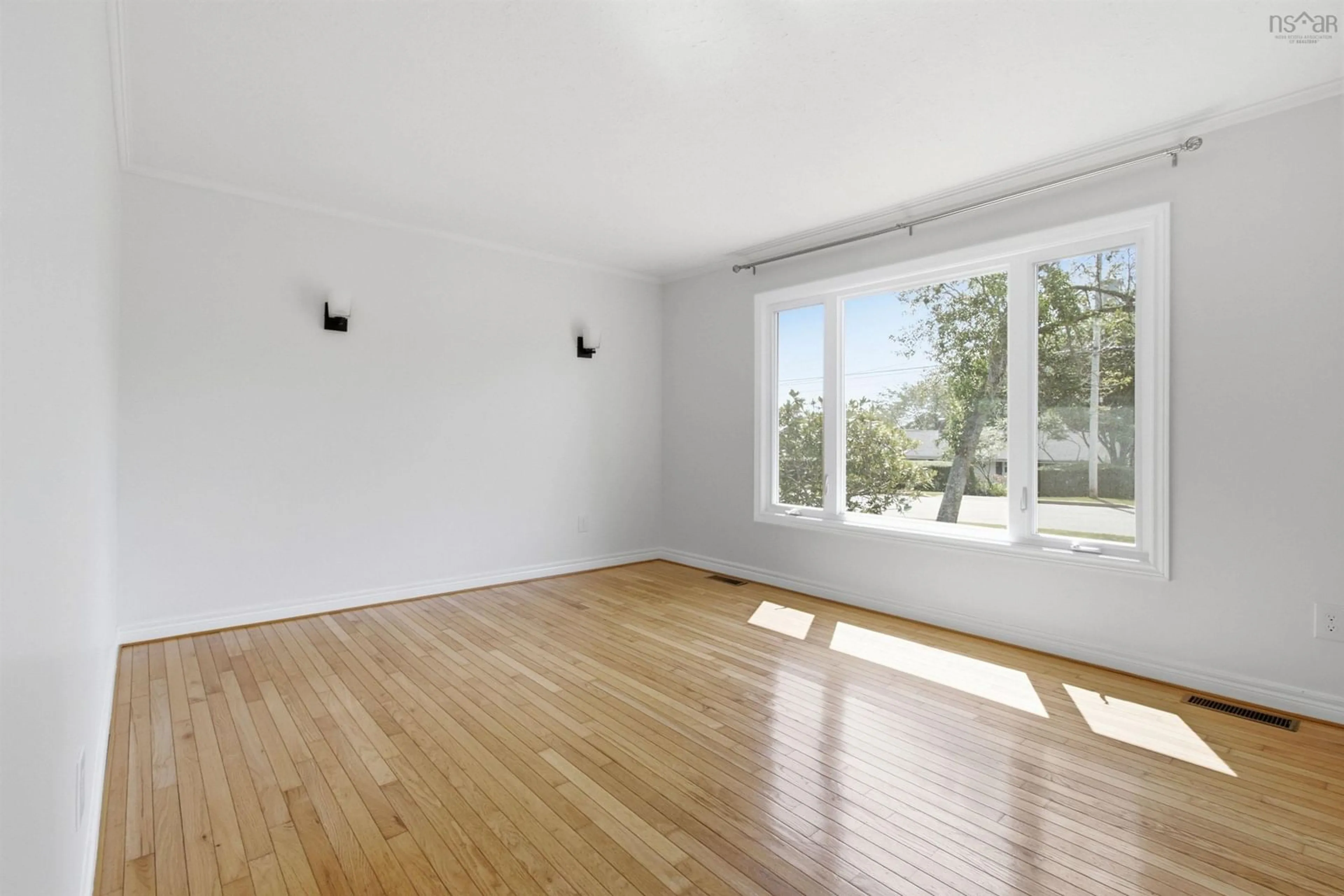 A pic of a room for 33 Inverary Dr, Dartmouth Nova Scotia B2X 1H3