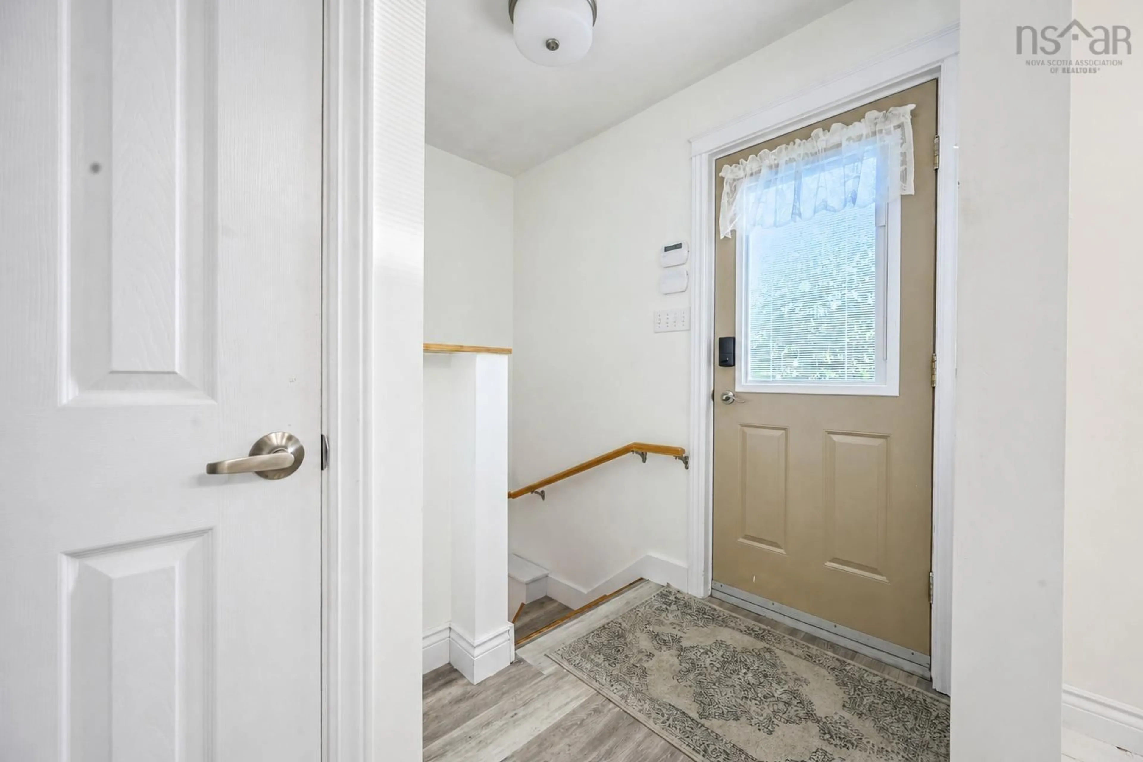 Indoor entryway for 344 Newlands Ave, Sydney Nova Scotia B1S 1Z4