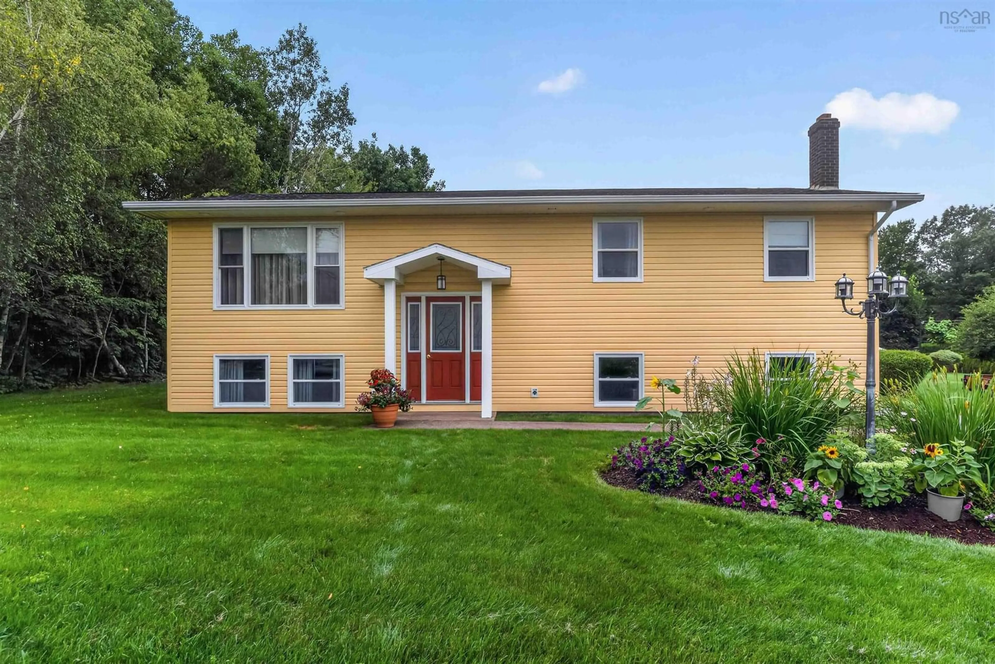 Home with vinyl exterior material, street for 1008 Country Club Blvd, New Minas Nova Scotia B4N 4W8