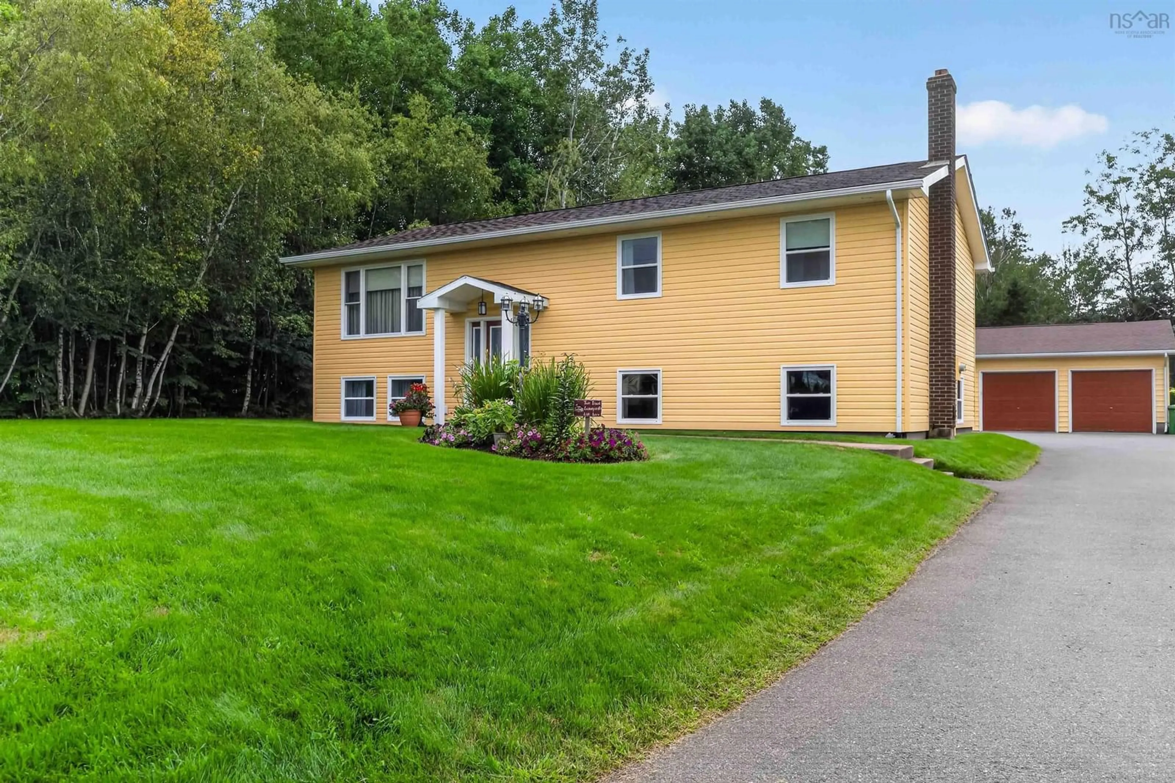 Home with vinyl exterior material, street for 1008 Country Club Blvd, New Minas Nova Scotia B4N 4W8