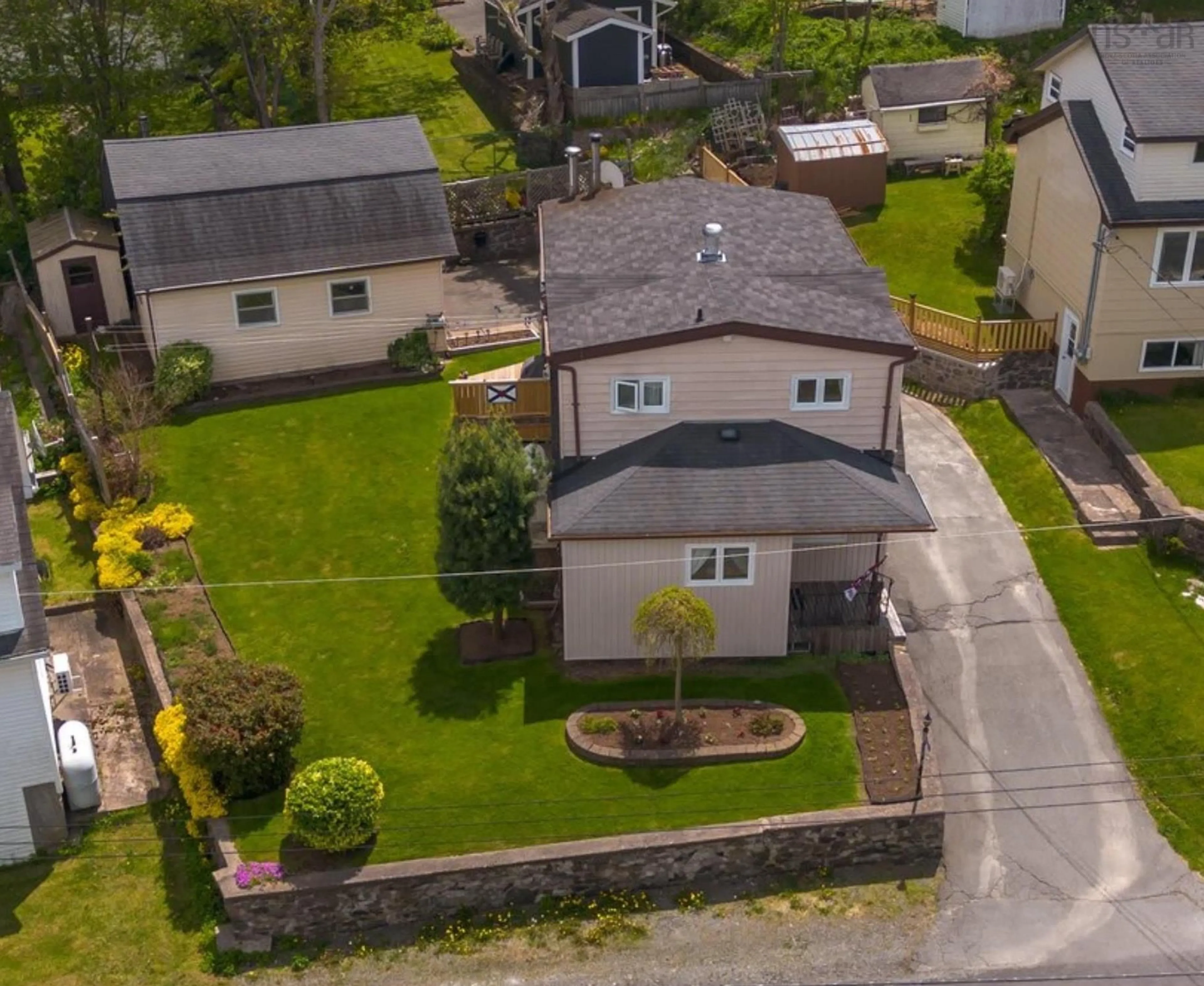 A pic from outside/outdoor area/front of a property/back of a property/a pic from drone, street for 88 Armada Dr, Halifax Nova Scotia B3M 1P9