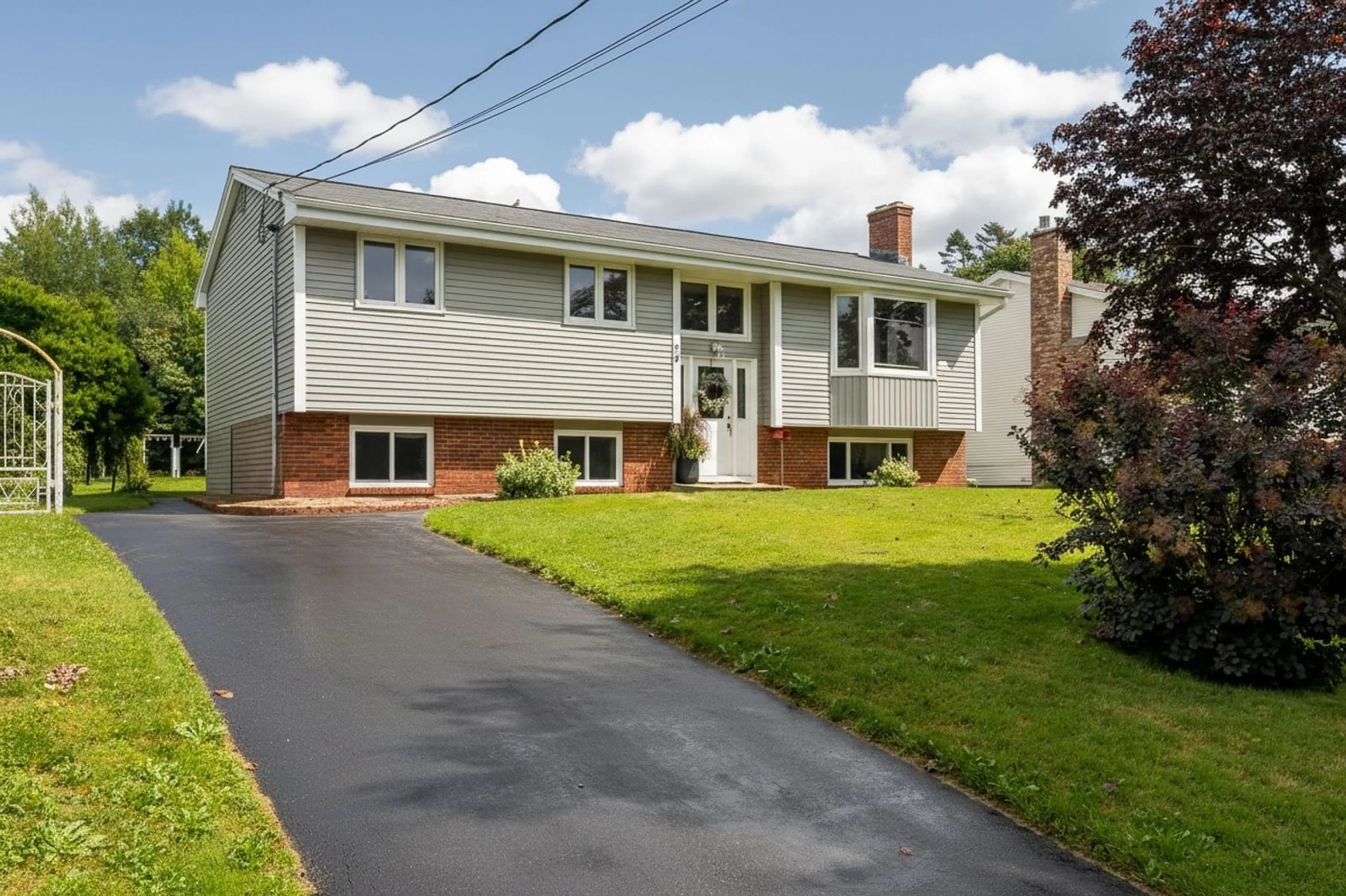 Home with vinyl exterior material, street for 20 Parkland Ave, Cole Harbour Nova Scotia B2V 1M8