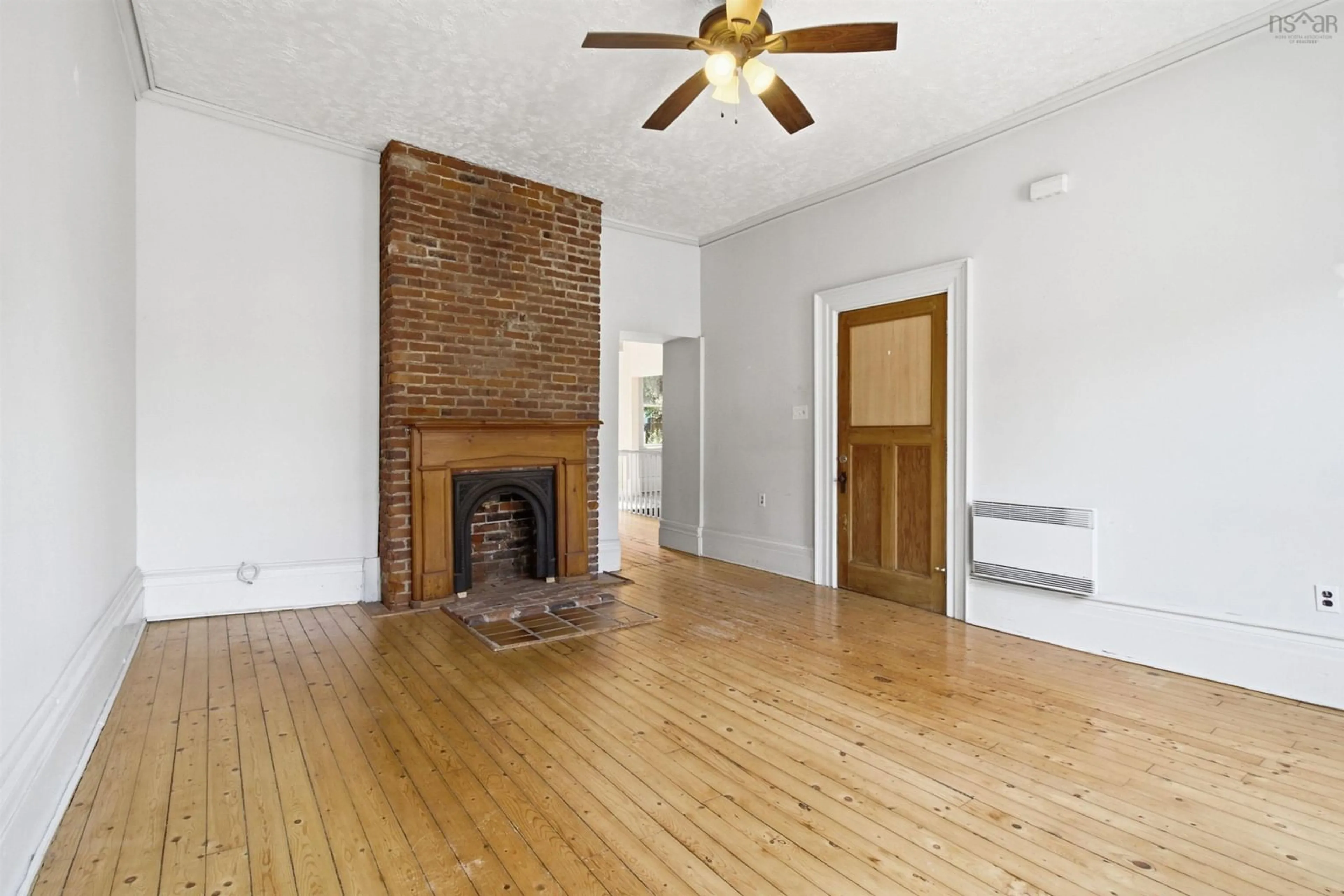 A pic of a room for 2048 Creighton St, Halifax Nova Scotia B3K 3R2