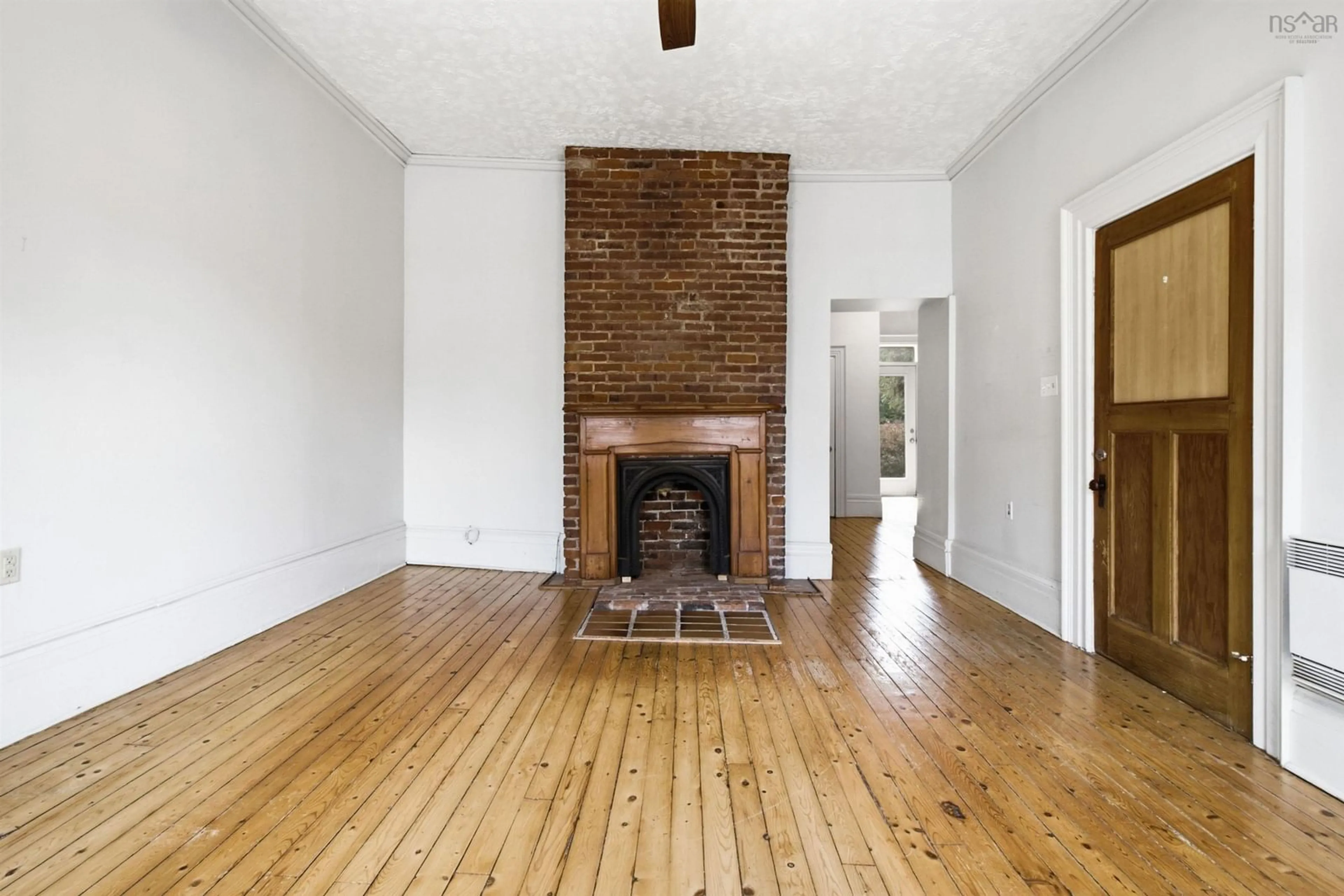 A pic of a room for 2048 Creighton St, Halifax Nova Scotia B3K 3R2