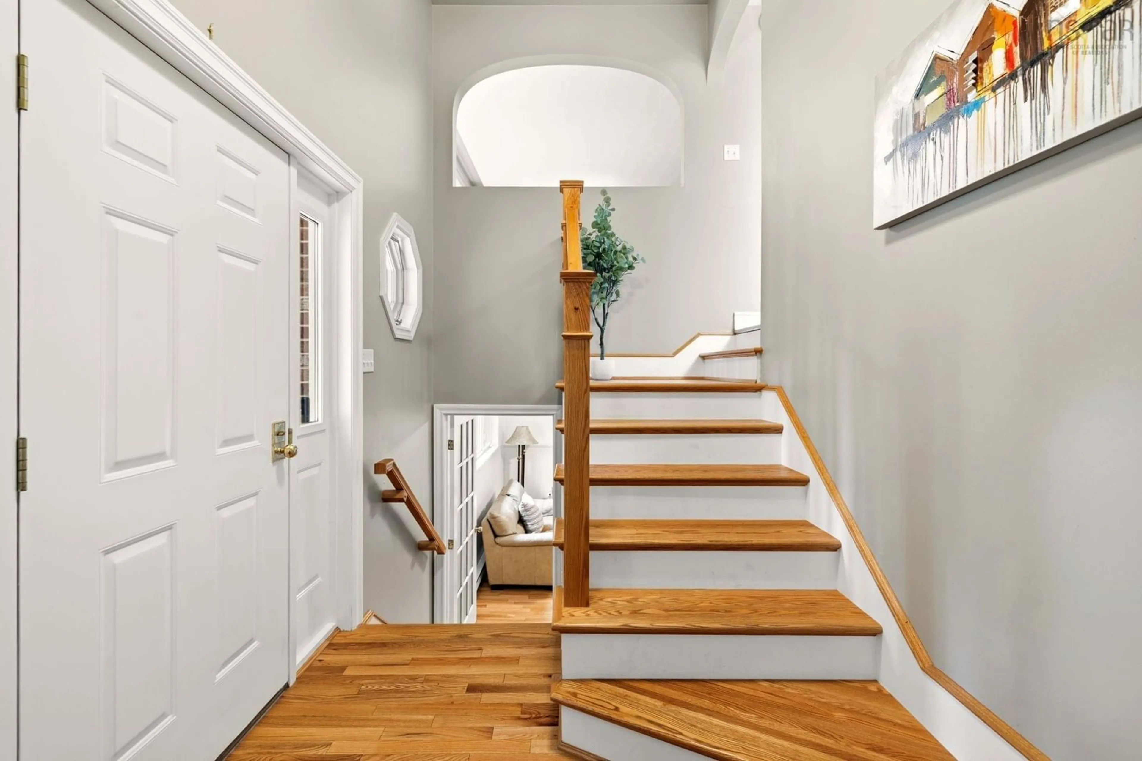Indoor entryway for 47 Stone Mount Dr, Lower Sackville Nova Scotia B4C 4A2