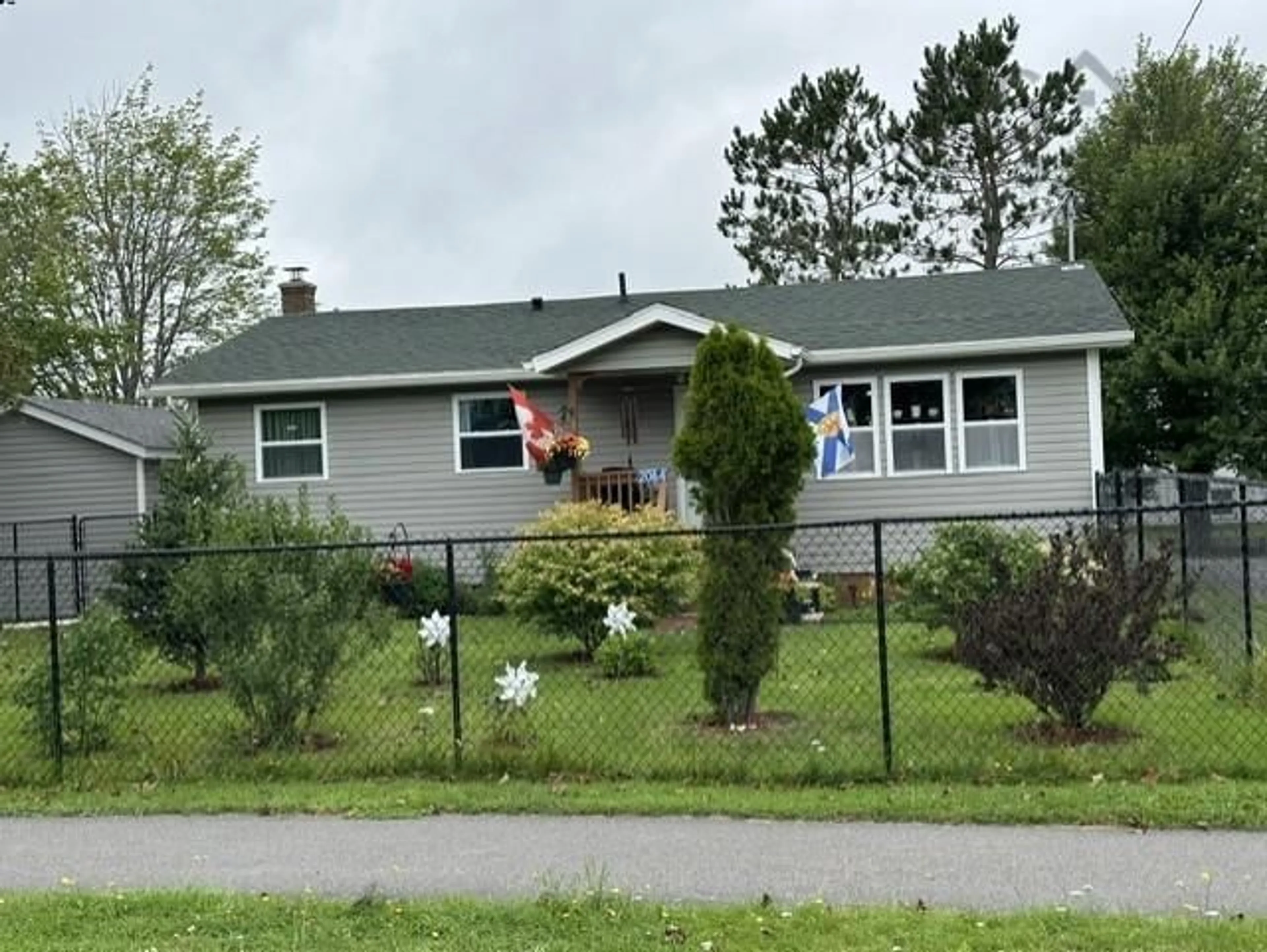 Home with vinyl exterior material, mountain view for 2064 South Main St, Westville Nova Scotia B0K 2A0