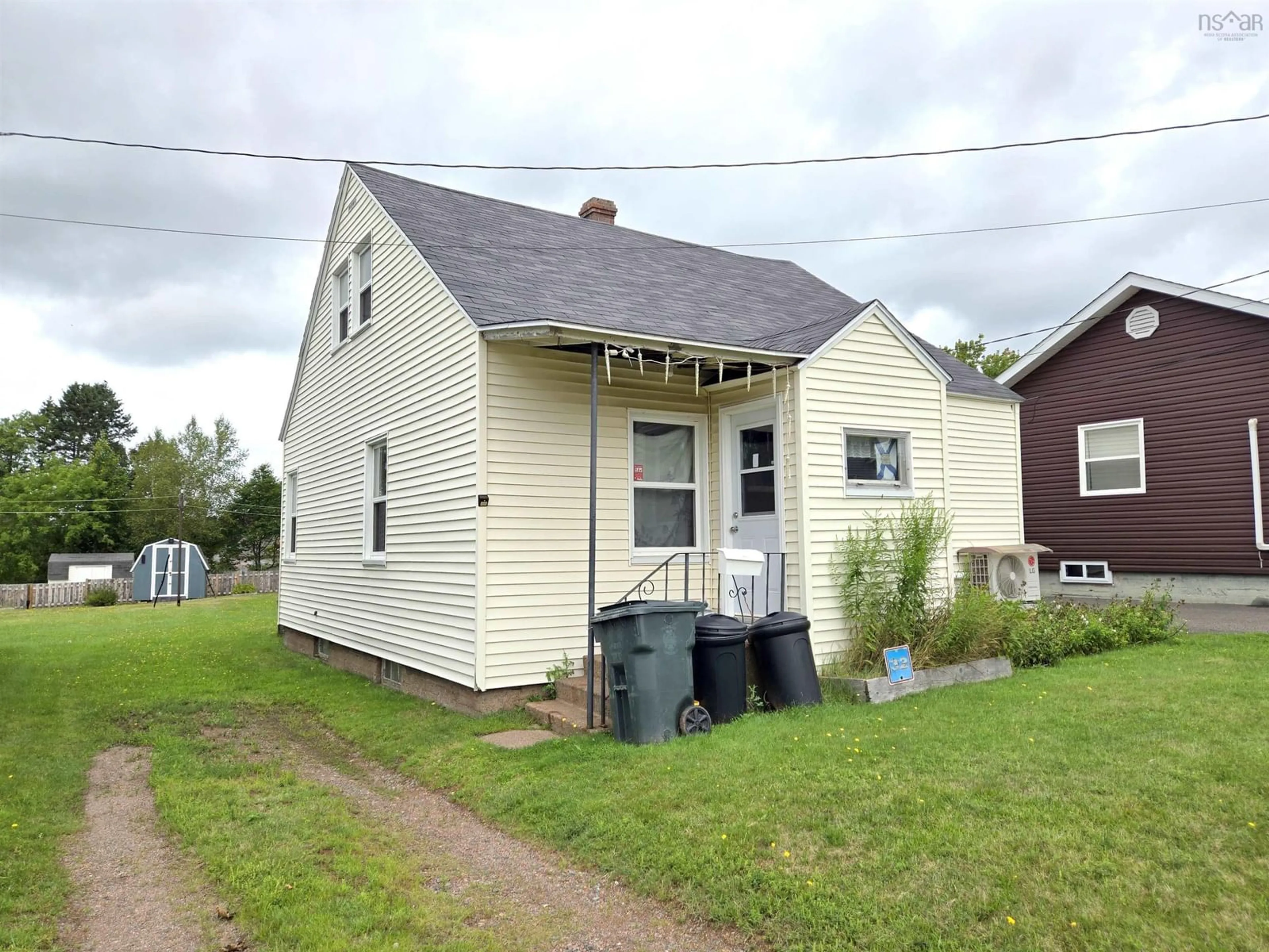 Unknown for 32 Poplar St, Amherst Nova Scotia B4H 1L7