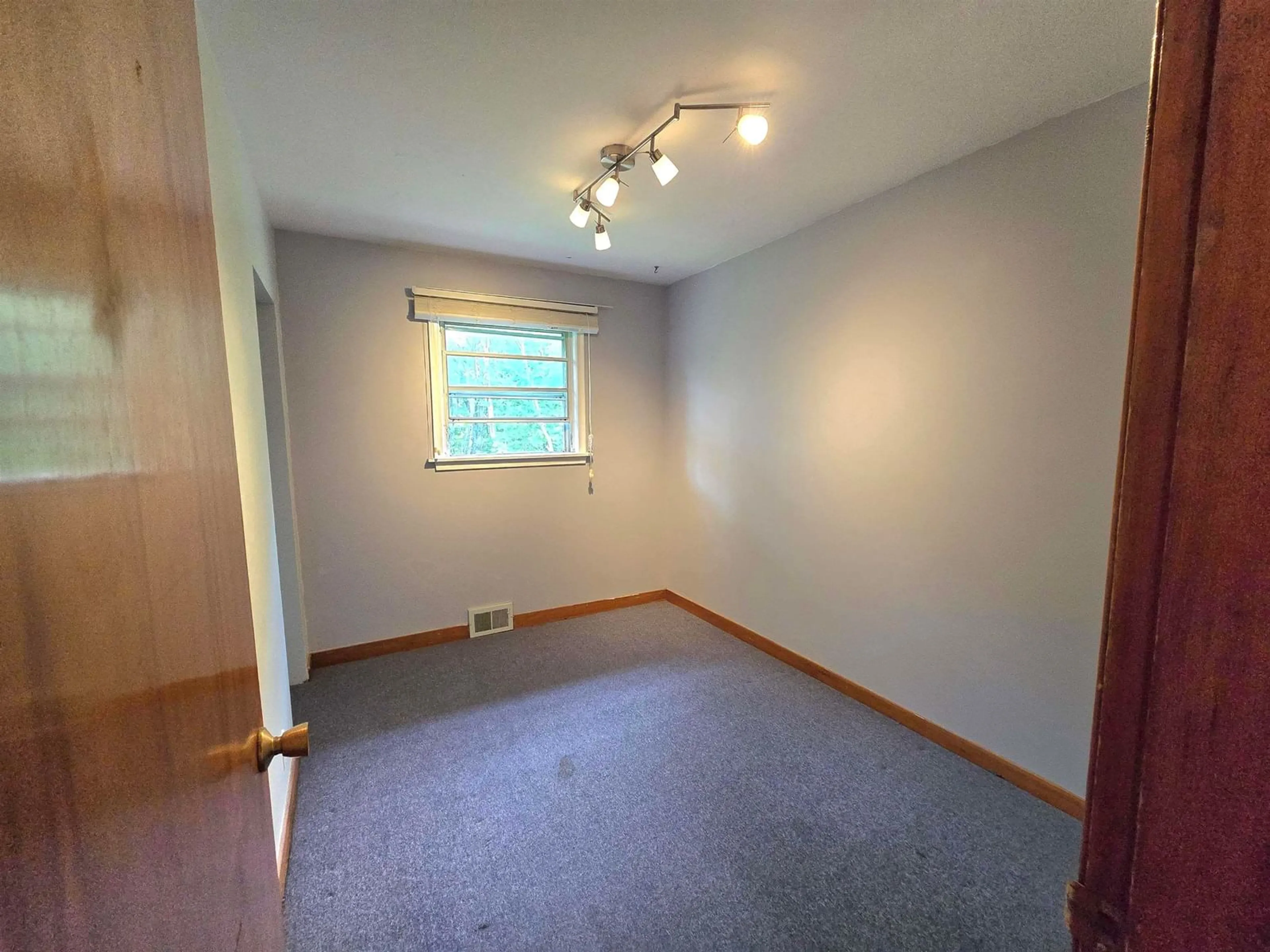 A pic of a room for 78/80 Glenwood Ave, Dartmouth Nova Scotia B2Y 3G7