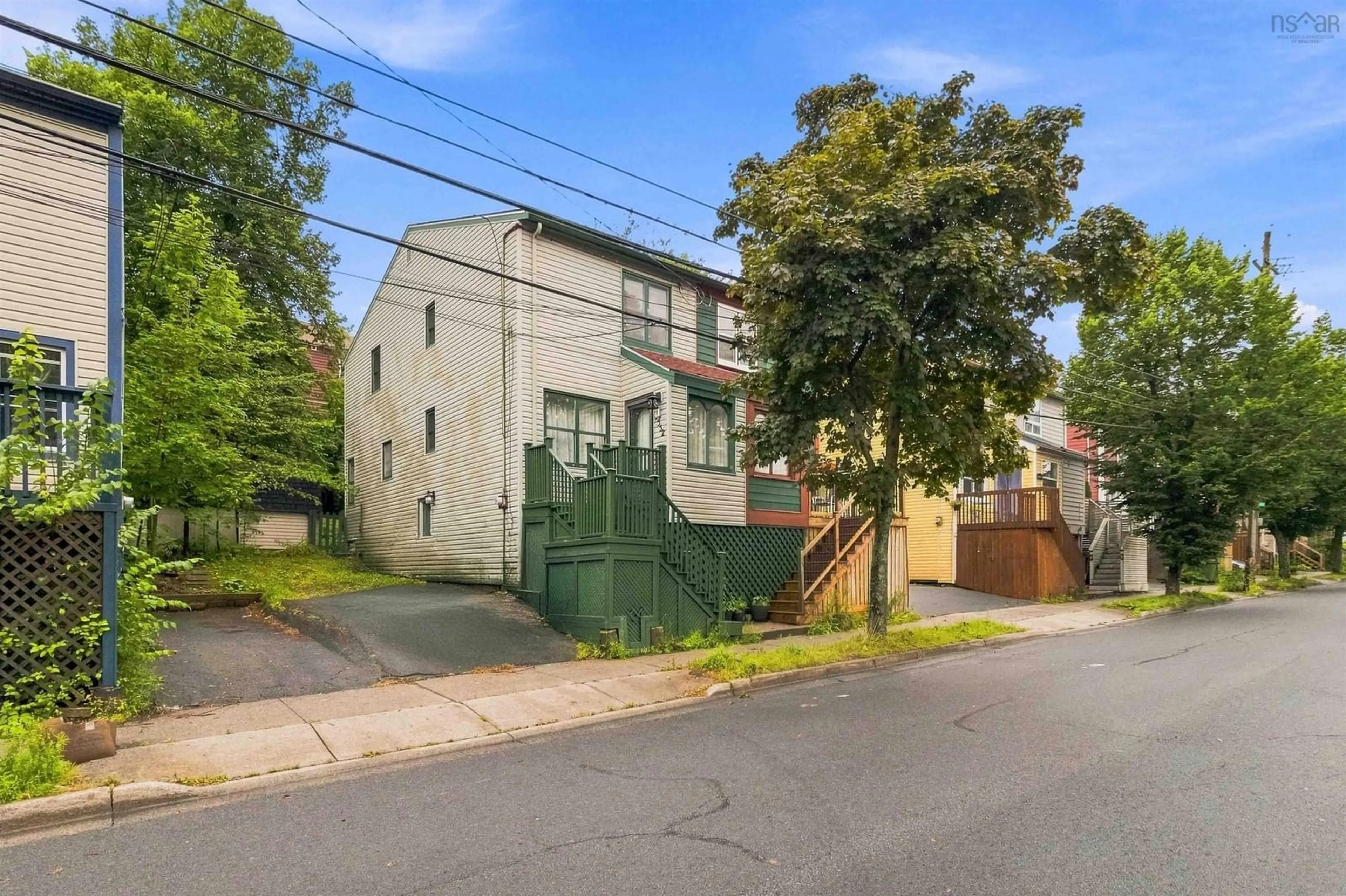 A pic from outside/outdoor area/front of a property/back of a property/a pic from drone, street for 2552 Brunswick St, Halifax Nova Scotia B3K 2Z6