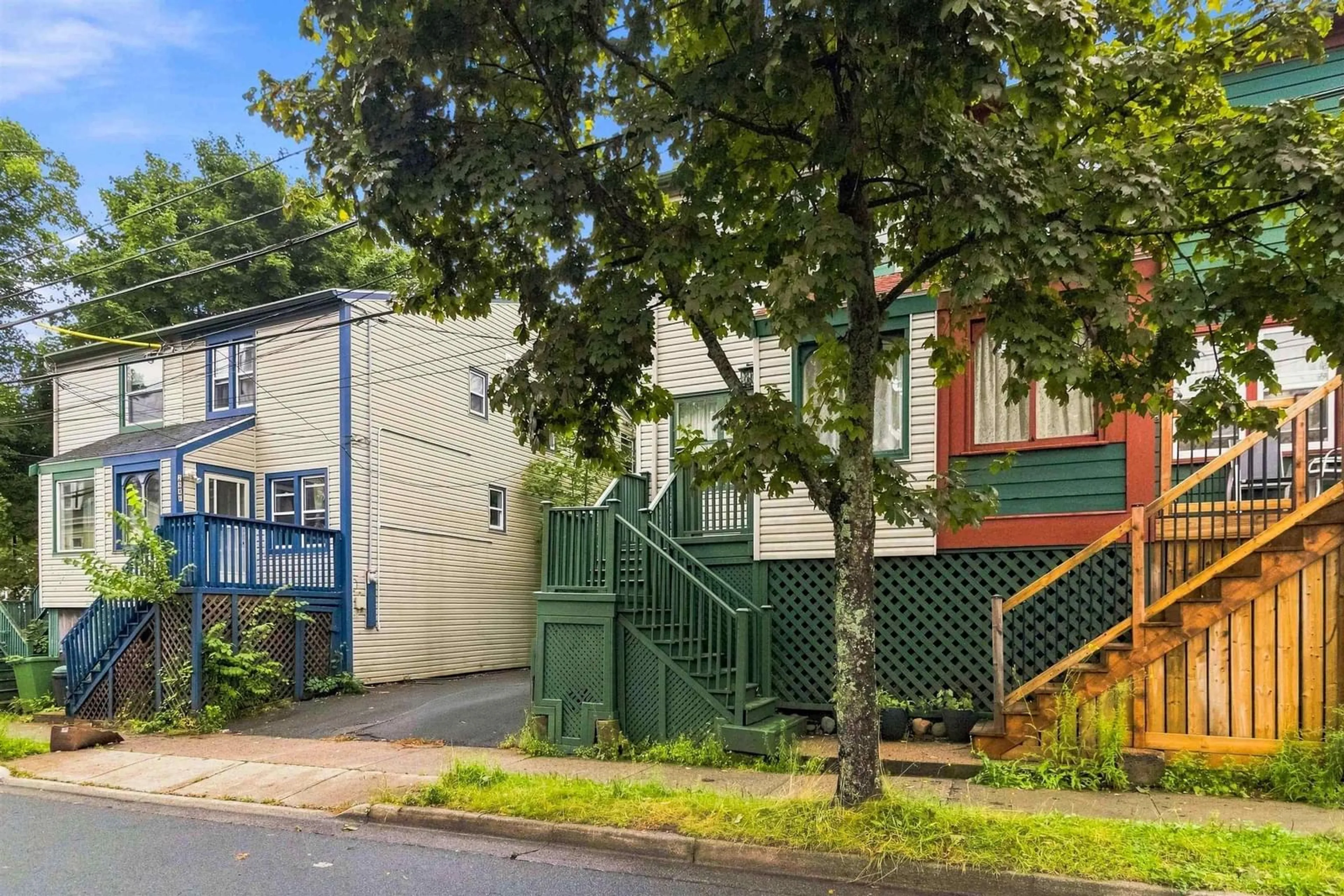 A pic from outside/outdoor area/front of a property/back of a property/a pic from drone, street for 2552 Brunswick St, Halifax Nova Scotia B3K 2Z6