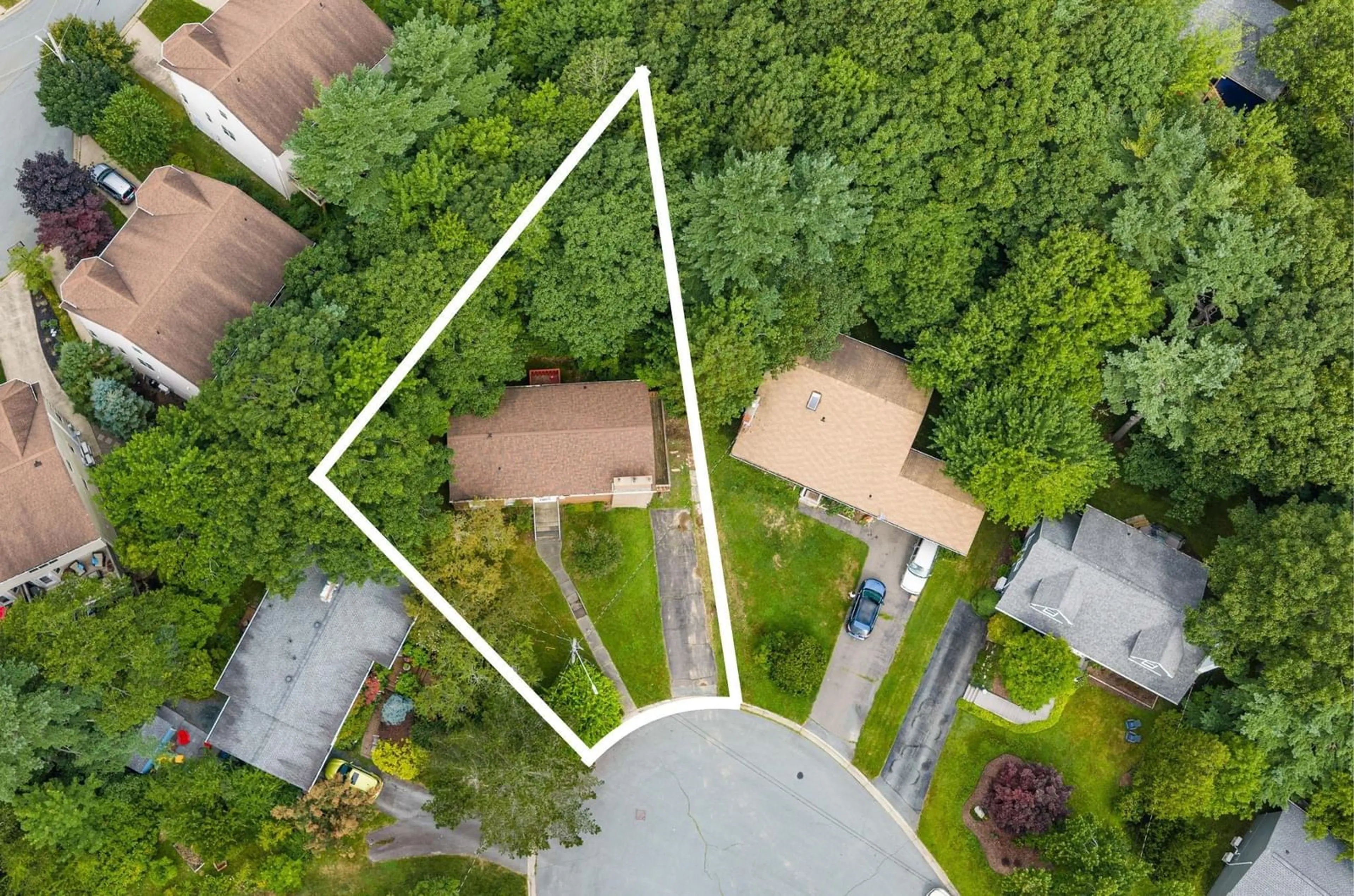 A pic from outside/outdoor area/front of a property/back of a property/a pic from drone, street for 7 Willowdale Terr, Halifax Nova Scotia B3P 1S1