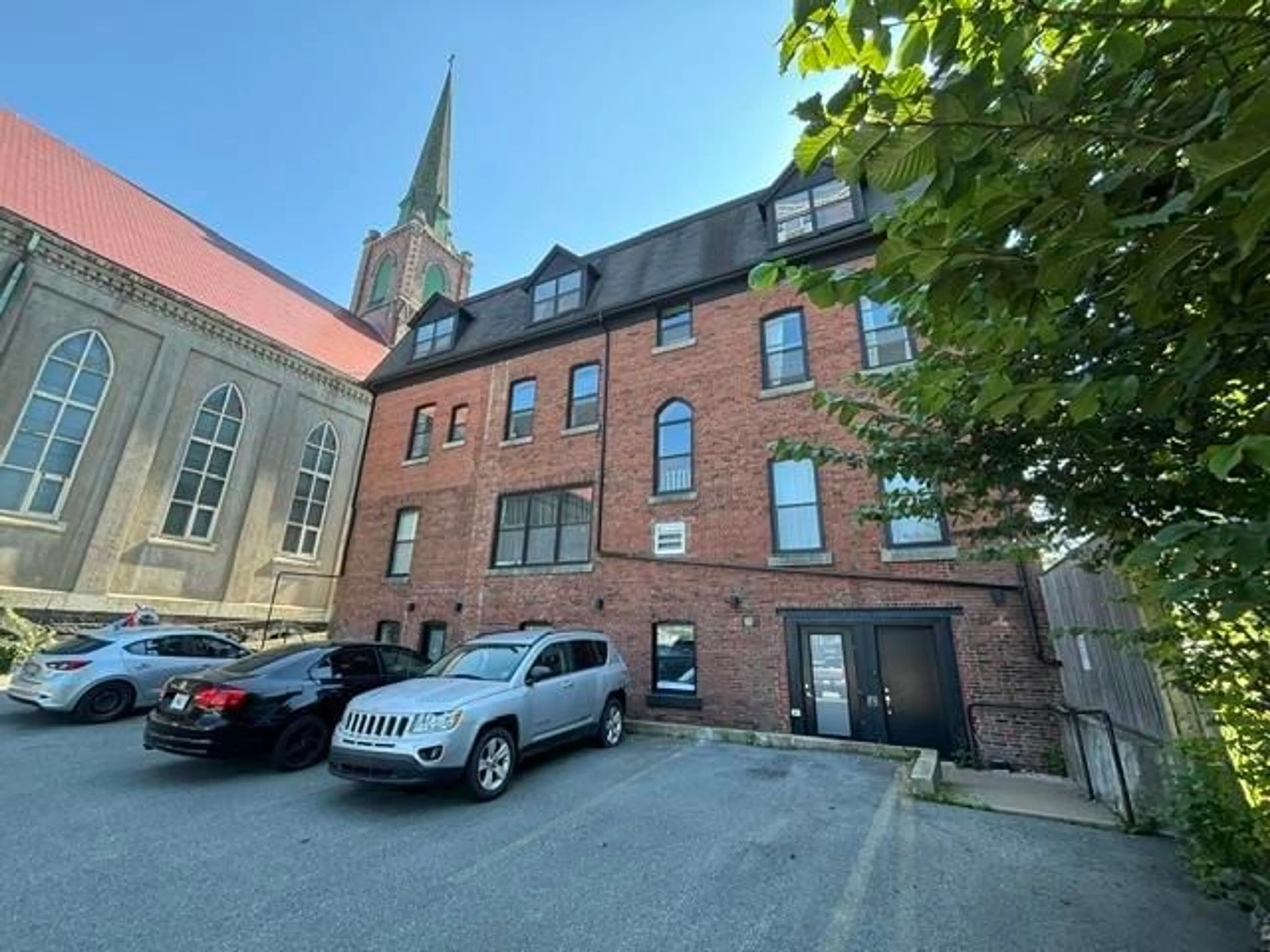 A pic from outside/outdoor area/front of a property/back of a property/a pic from drone, building for 2267 Brunswick St, Halifax Nova Scotia B3K 2Y9