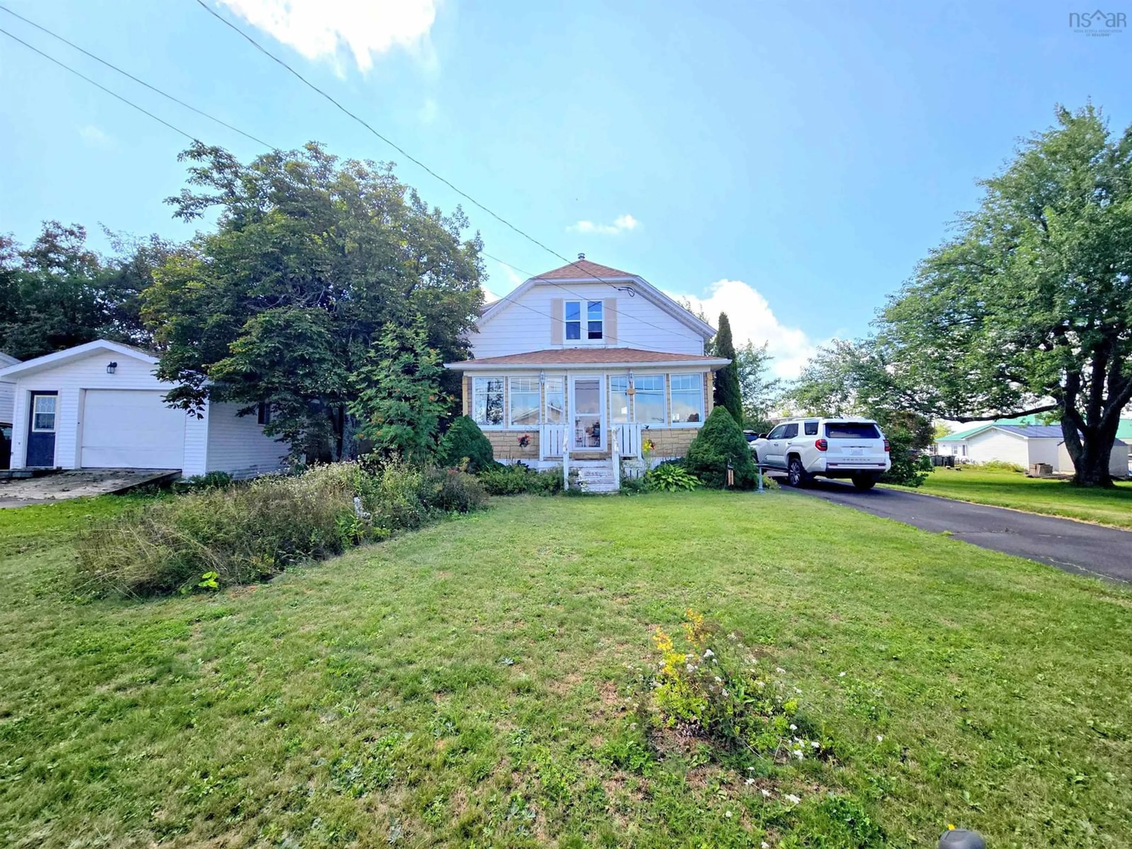 A pic from outside/outdoor area/front of a property/back of a property/a pic from drone, street for 35 Maple St, Springhill Nova Scotia B0M 1X0
