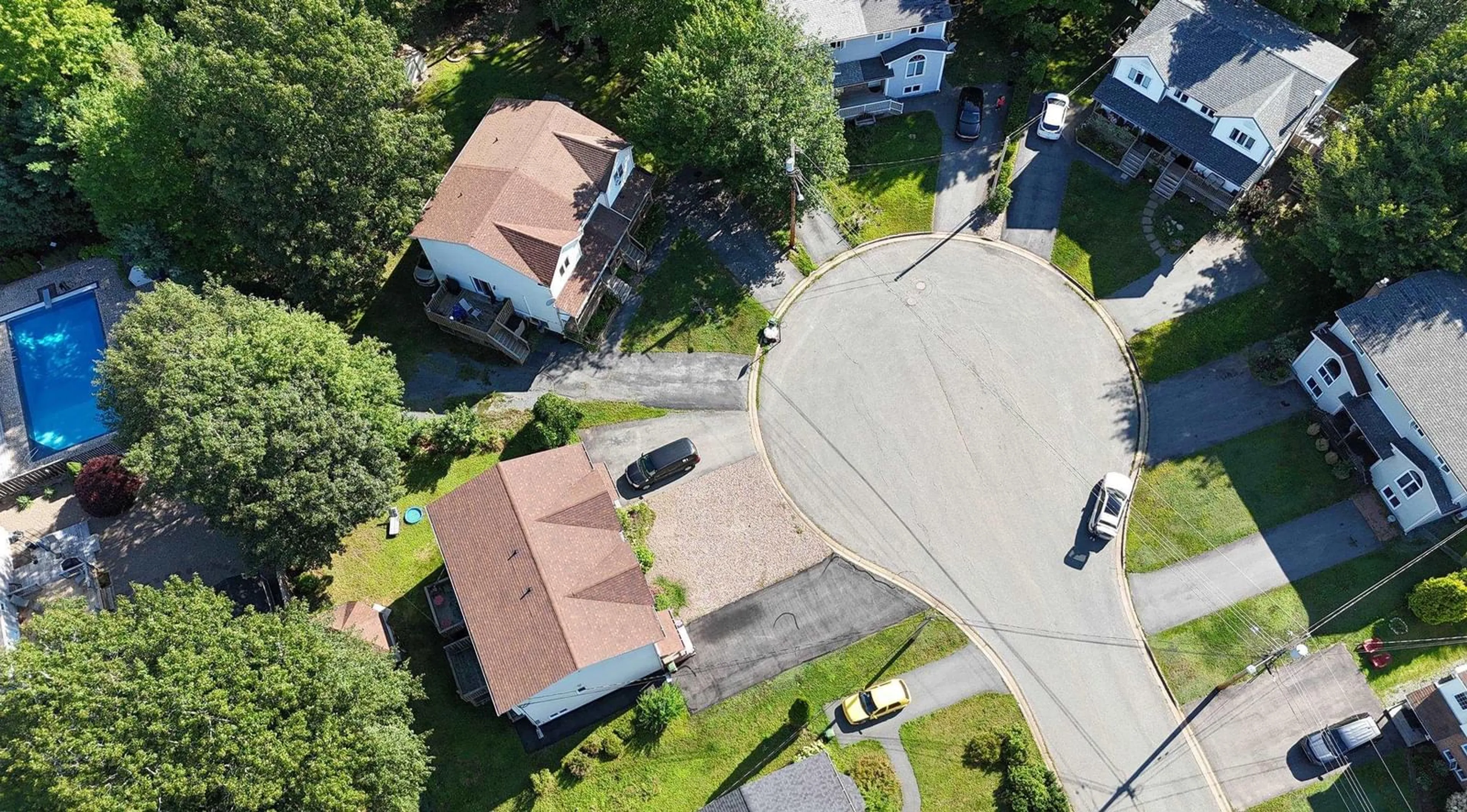 A pic from outside/outdoor area/front of a property/back of a property/a pic from drone, street for 27 Willowbend Crt, Bridgewater Nova Scotia B4V 3V9