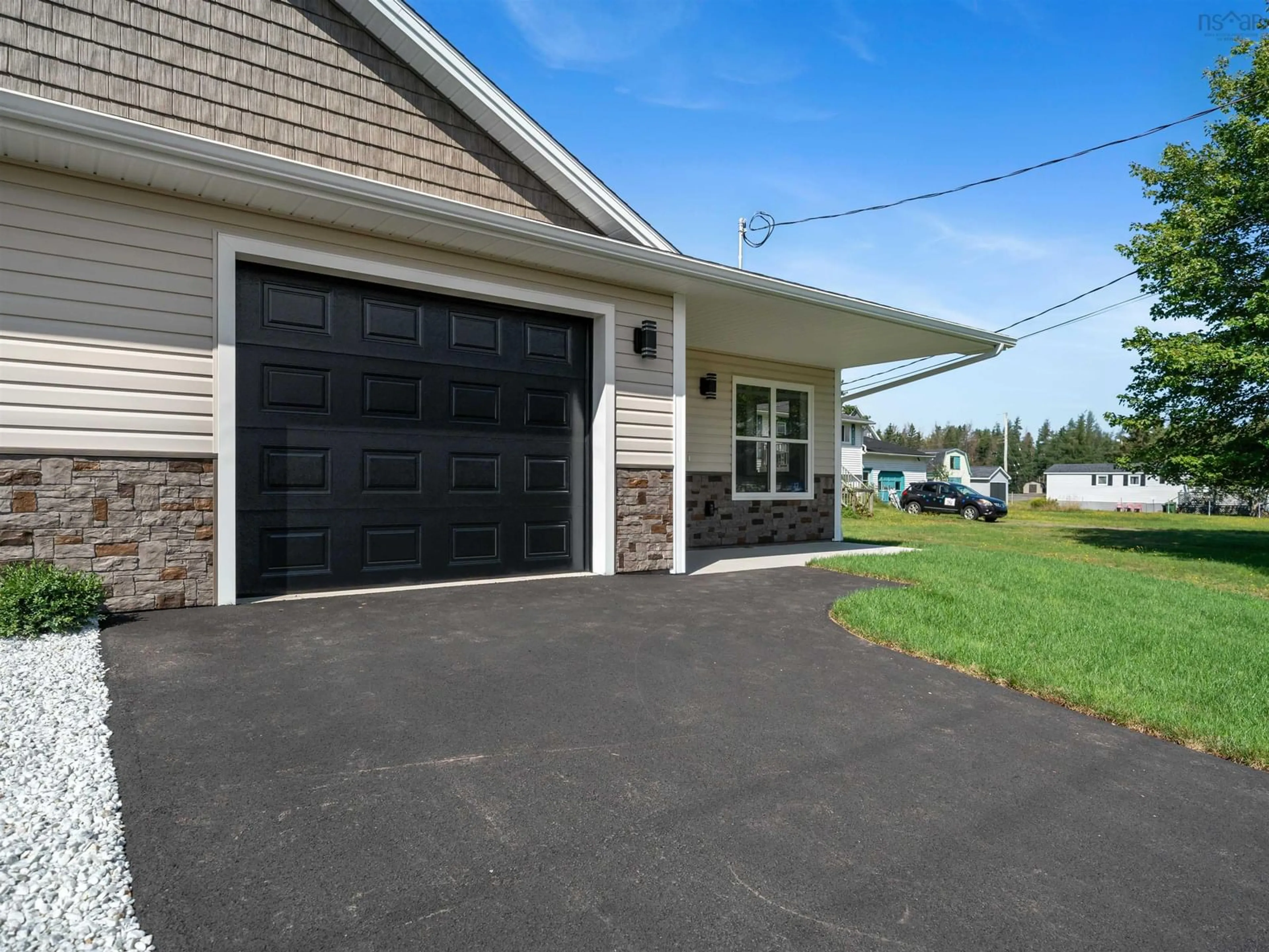 Indoor garage for 17 Sunset Lane Valley, Valley Nova Scotia B6L 4J9