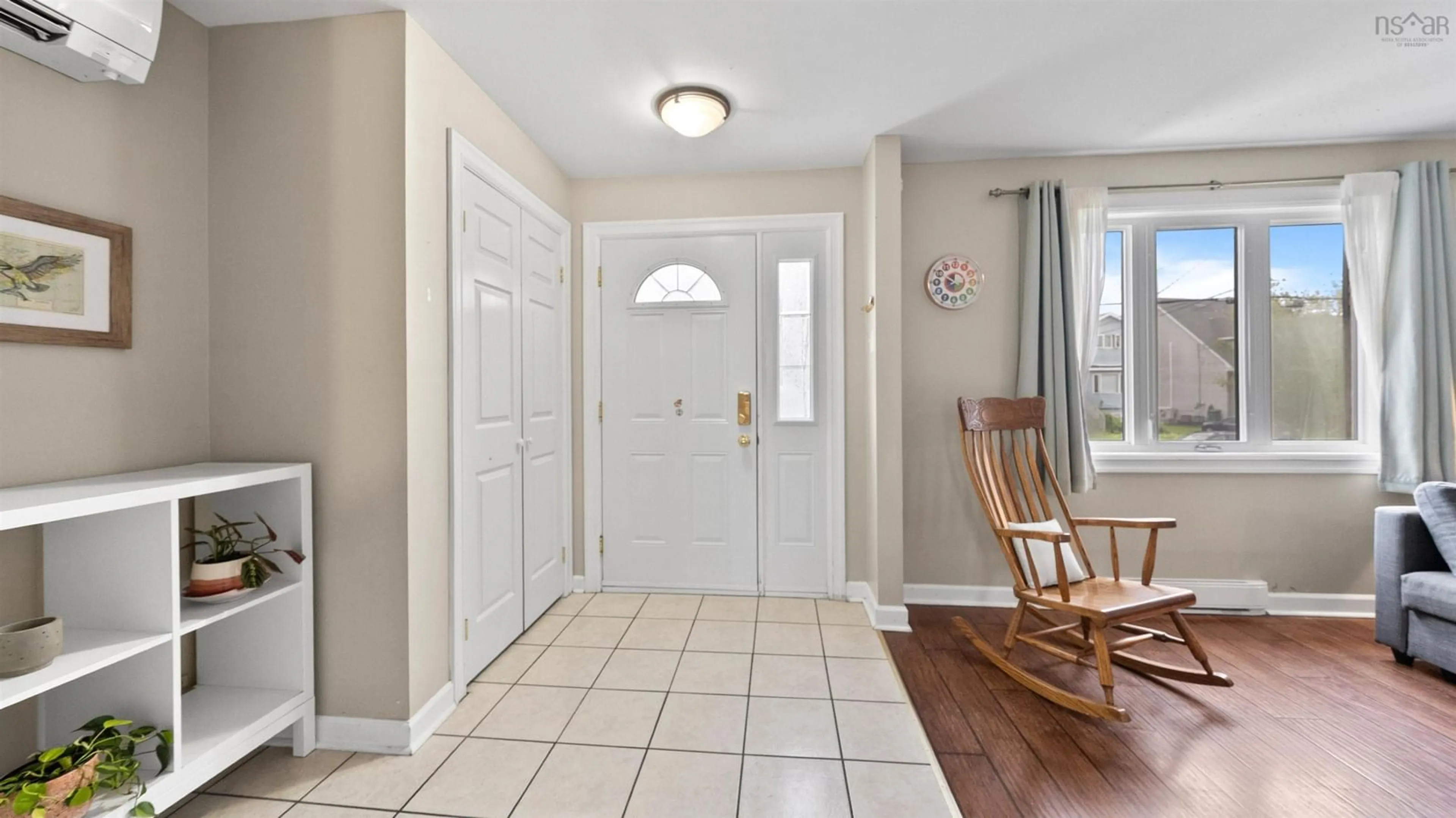 Indoor entryway for 193 Greenwood Ave, Timberlea Nova Scotia B3T 1H9
