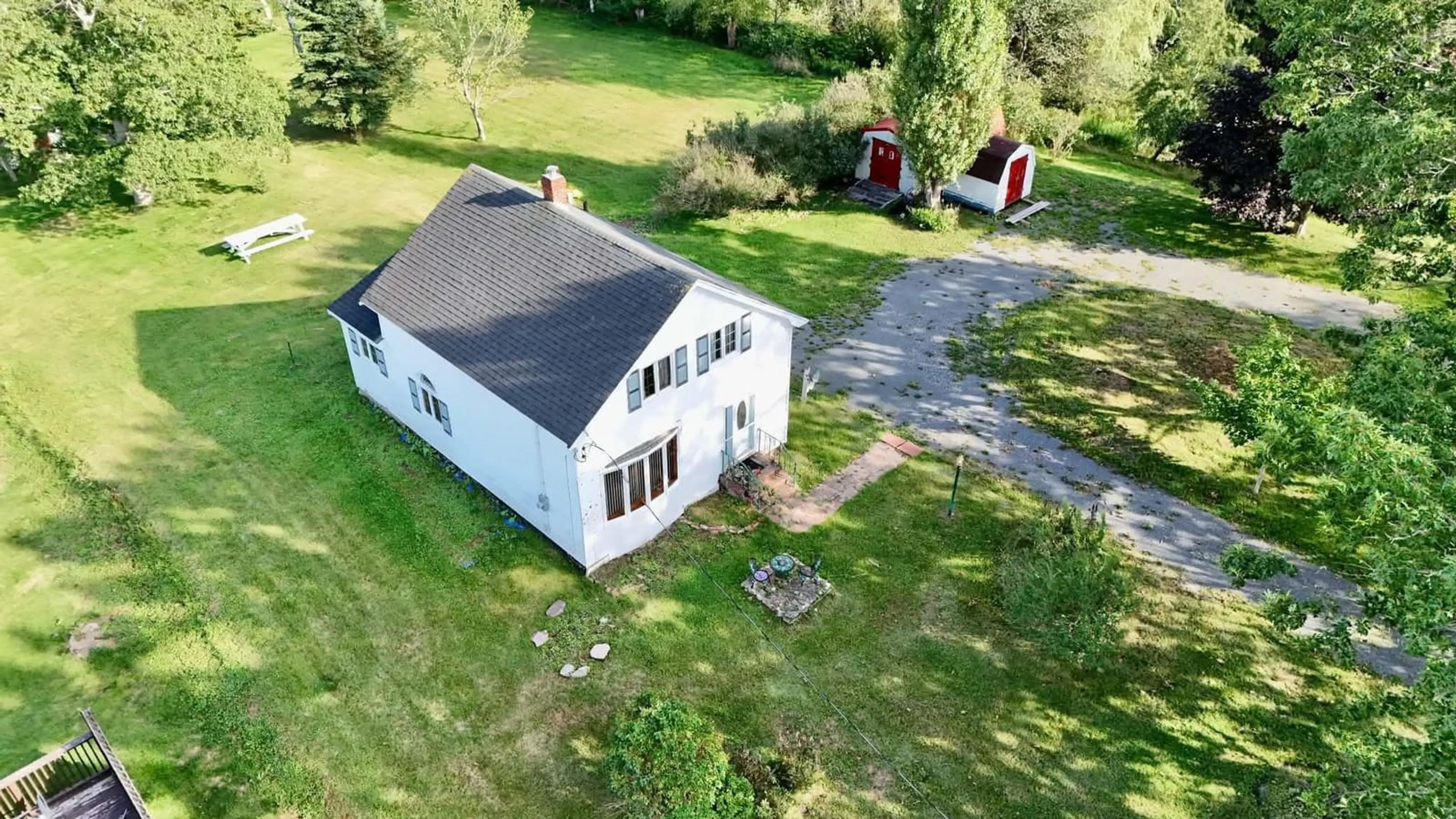 A pic from outside/outdoor area/front of a property/back of a property/a pic from drone, building for 189 James St, Truro Nova Scotia B2N 2Z9