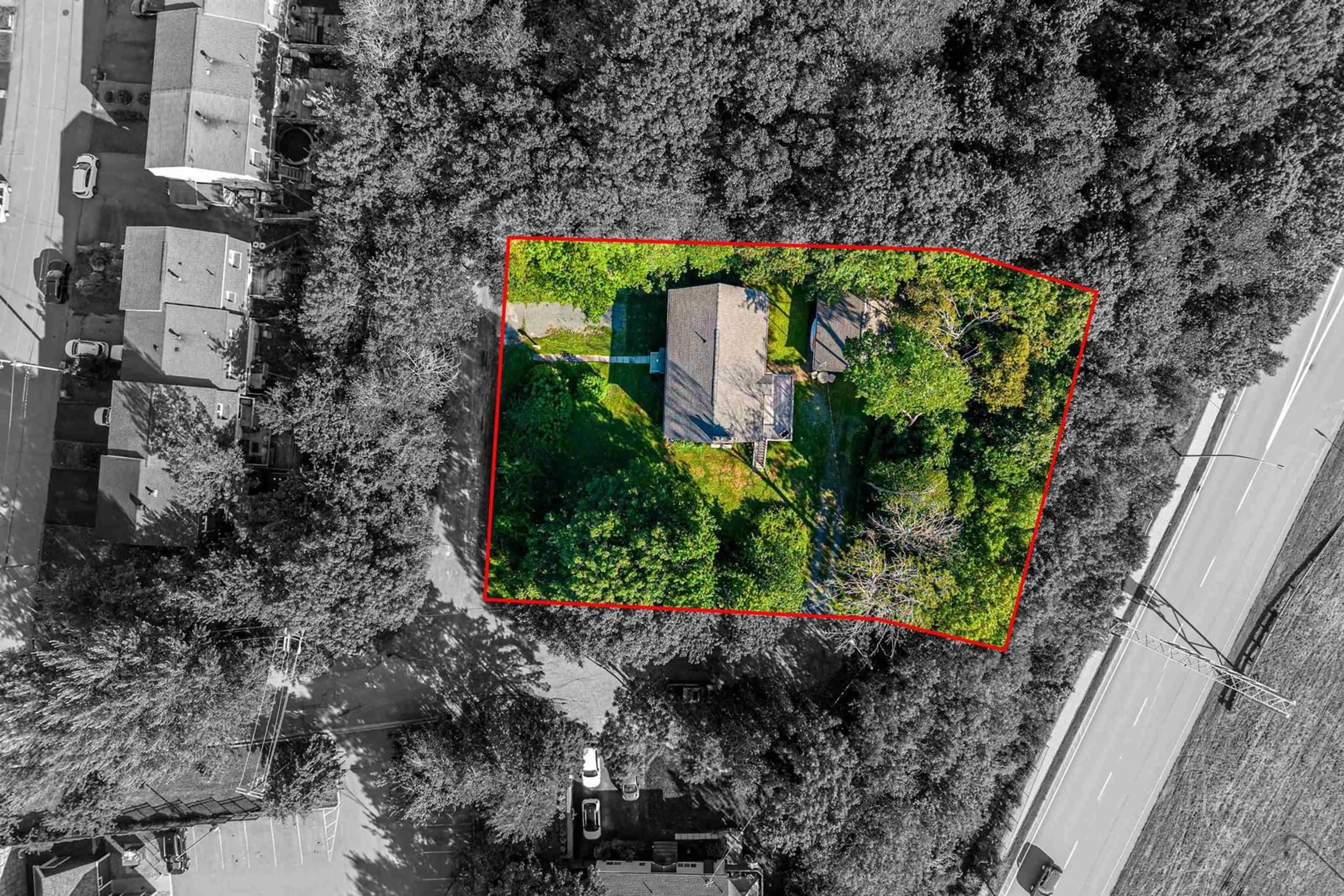 A pic from outside/outdoor area/front of a property/back of a property/a pic from drone, building for 3 Admiral St, Dartmouth Nova Scotia B2X 1W3