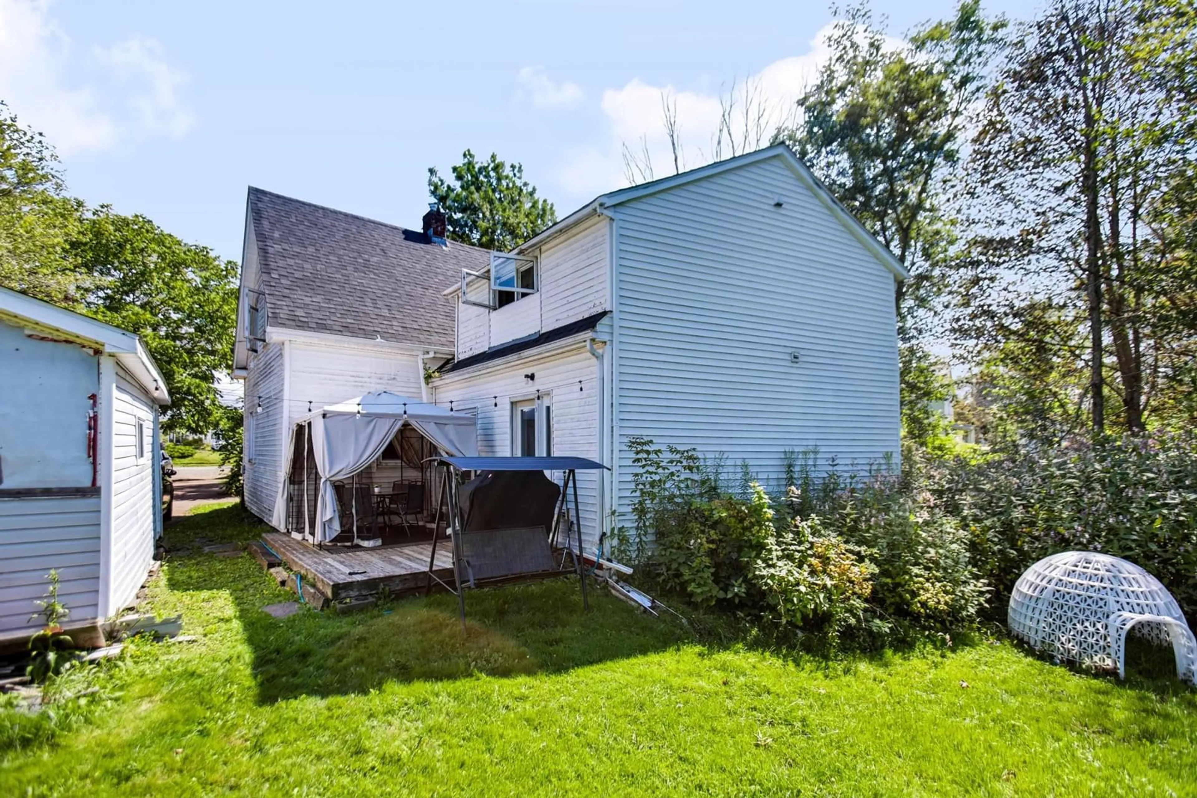Patio, street for 21 West Victoria St, Amherst Nova Scotia B4H 1B9