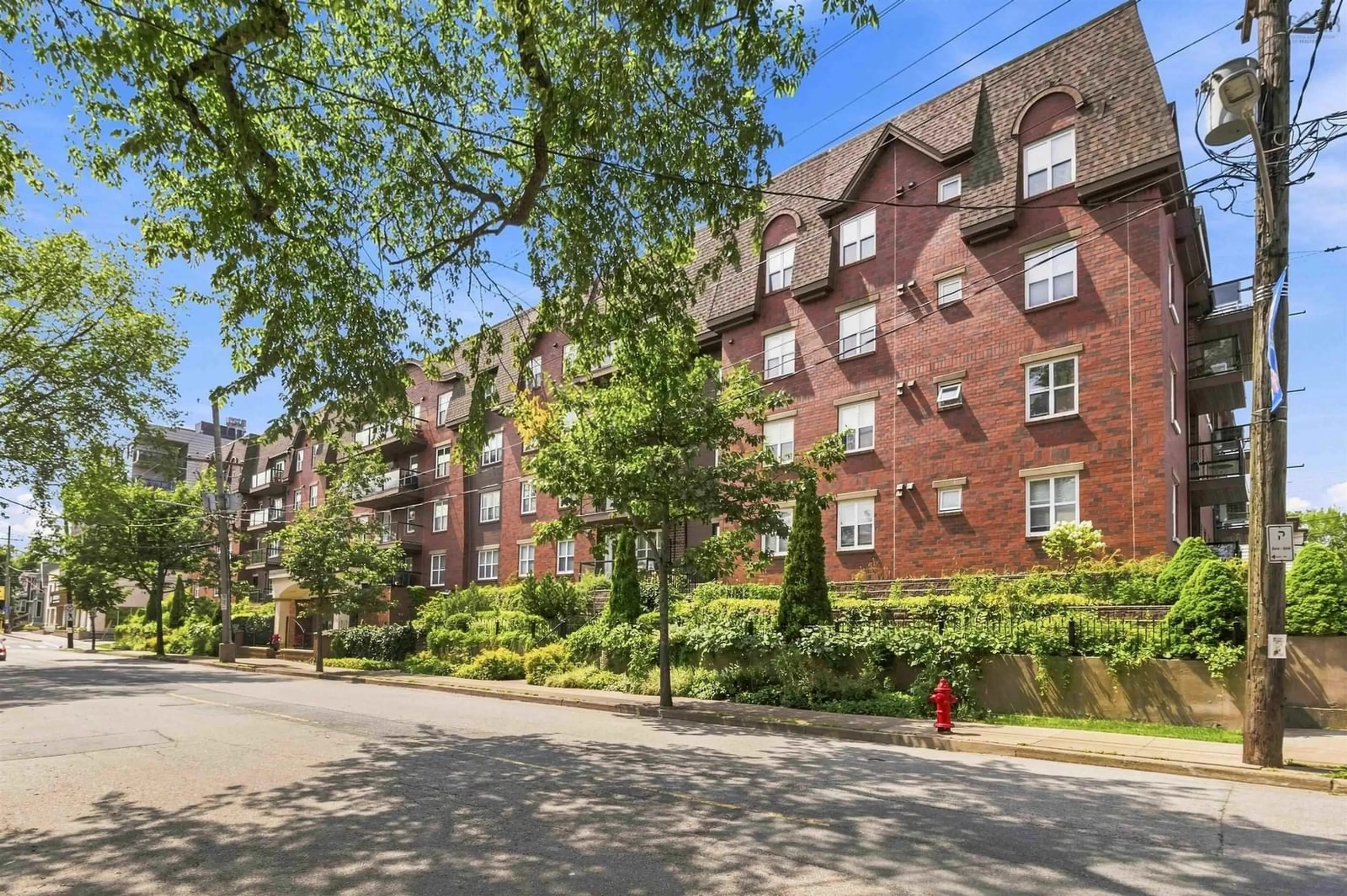 Patio, street for 115 Ochterloney St #403, Dartmouth Nova Scotia B2Y 4W8