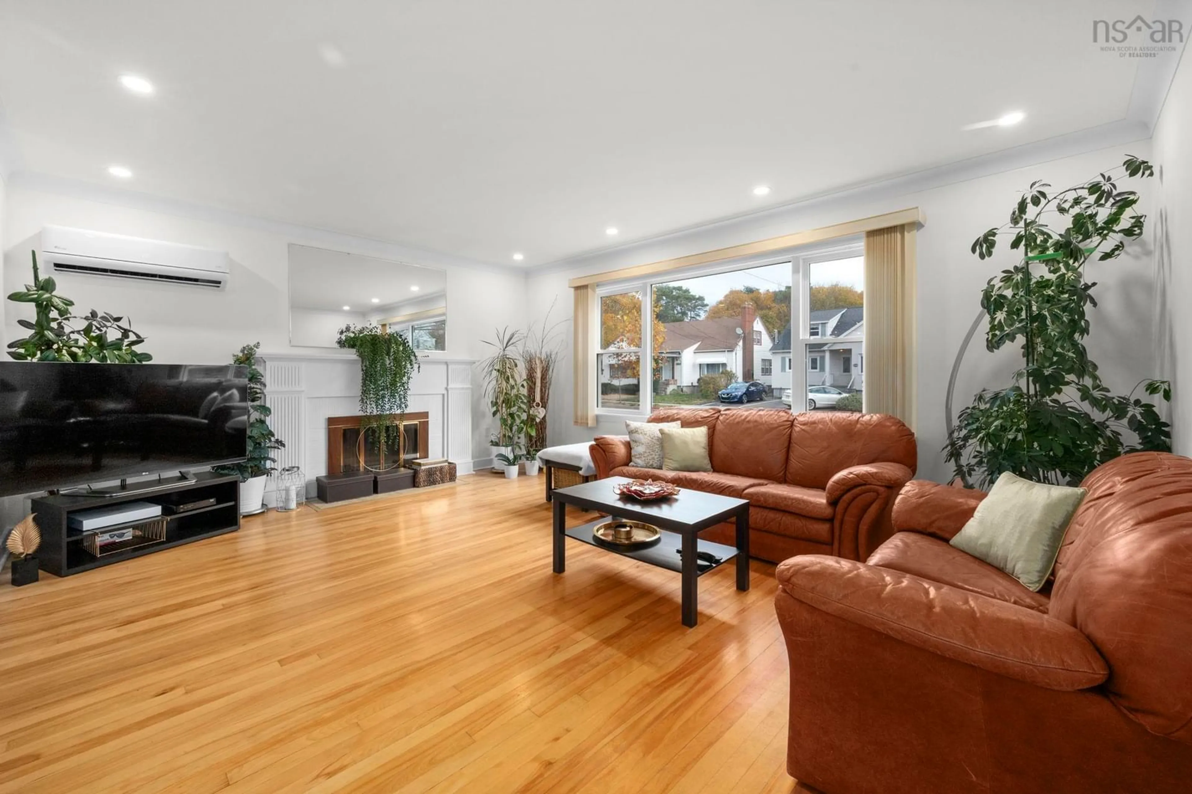 Living room with furniture, unknown for 3162 Romans Ave, Halifax Nova Scotia B3L 3W9