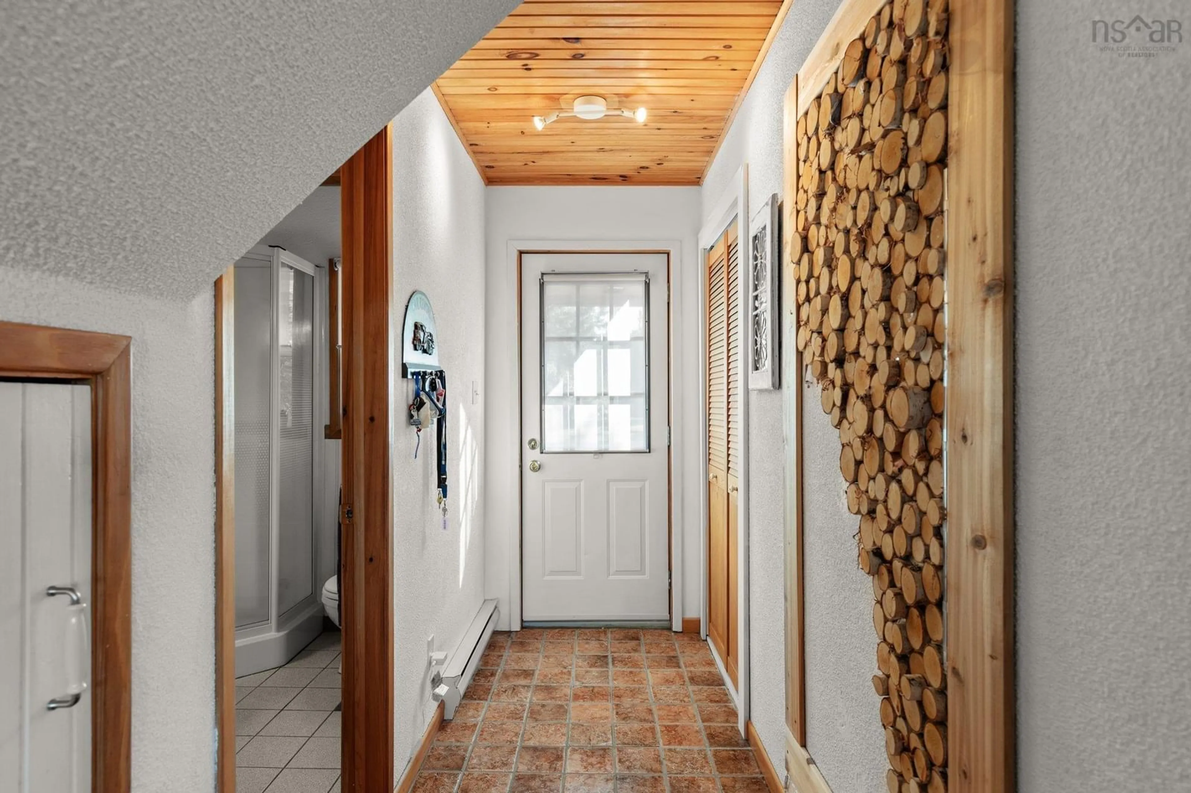 Indoor entryway for 14 Big Lake Dr, Big Lake Nova Scotia B3Z 3X6