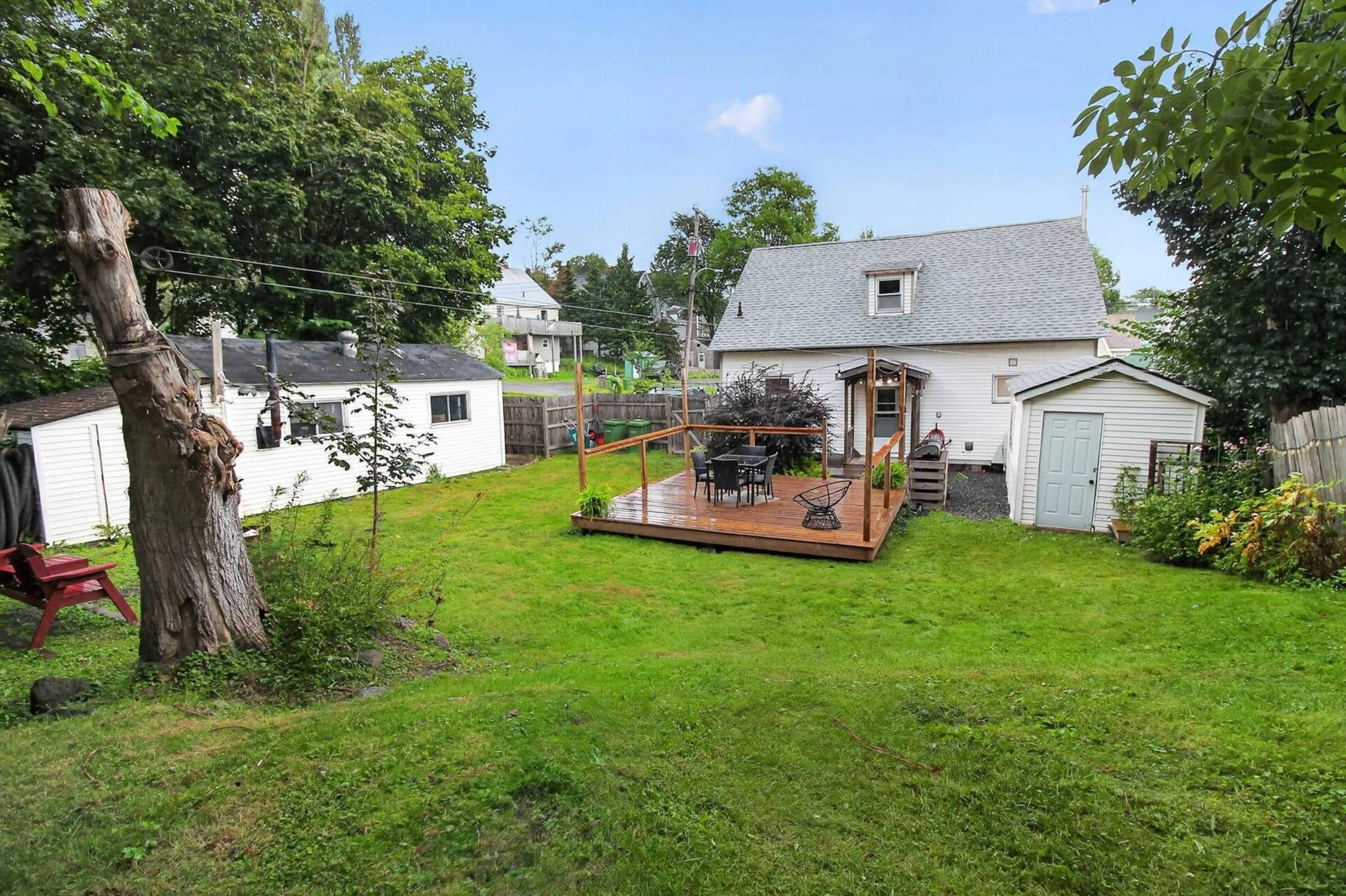 A pic from outside/outdoor area/front of a property/back of a property/a pic from drone, unknown for 23 Twining St, Pictou Nova Scotia B0K 1H0