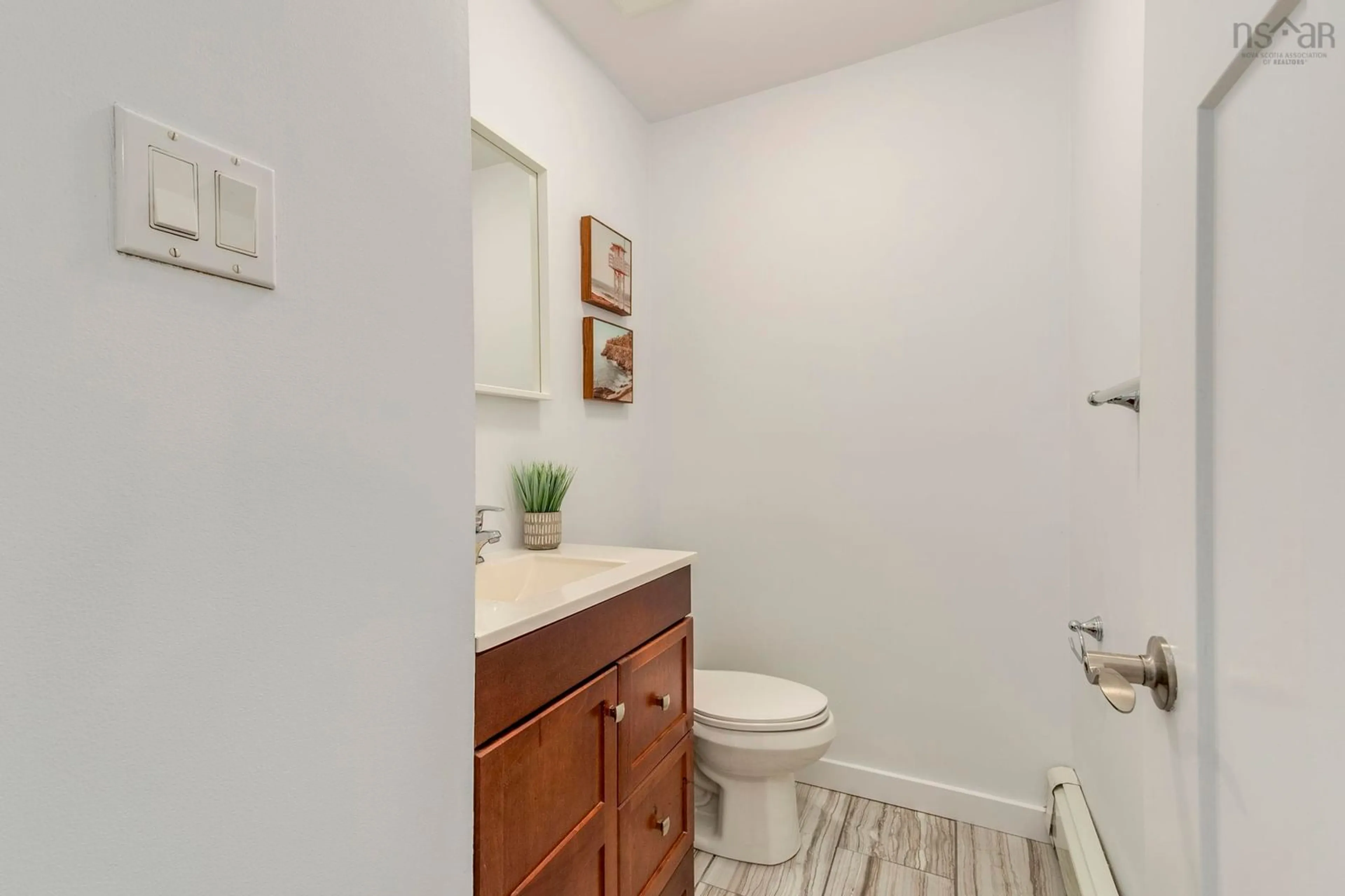 Standard bathroom, unknown for 24 Fourth St, Bedford Nova Scotia B4A 1P1