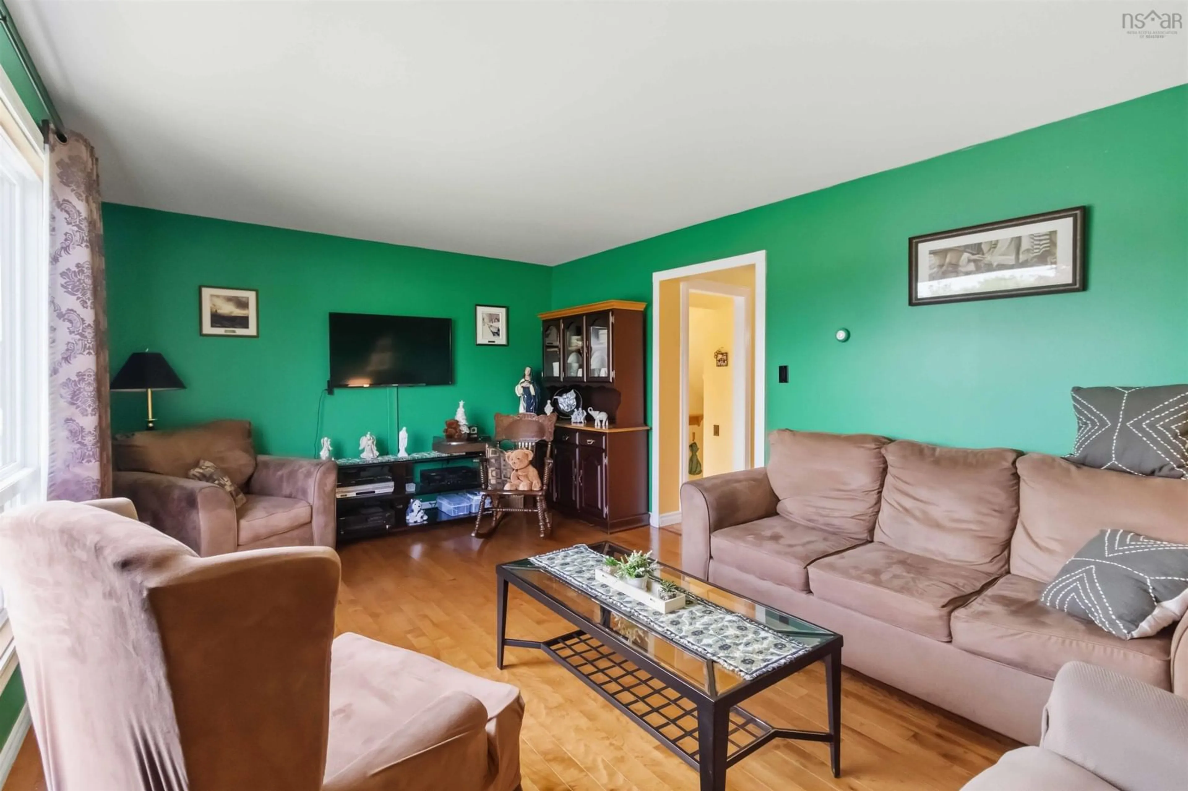 Living room with furniture, unknown for 126 Poplar Dr, Cole Harbour Nova Scotia B2W 2K6