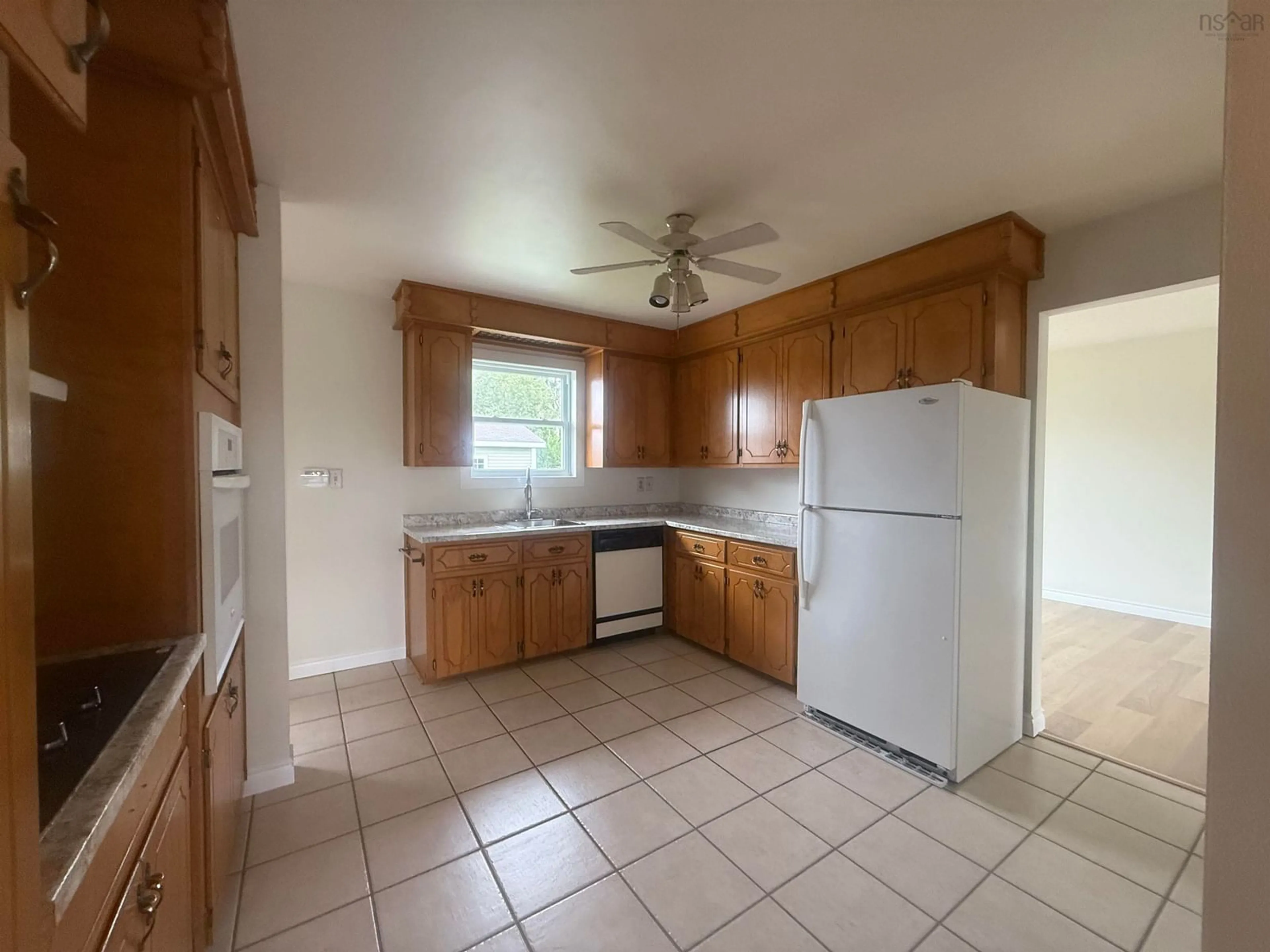 Standard kitchen, ceramic/tile floor for 78 Currie St St, Glace Bay Nova Scotia B1A 5E4