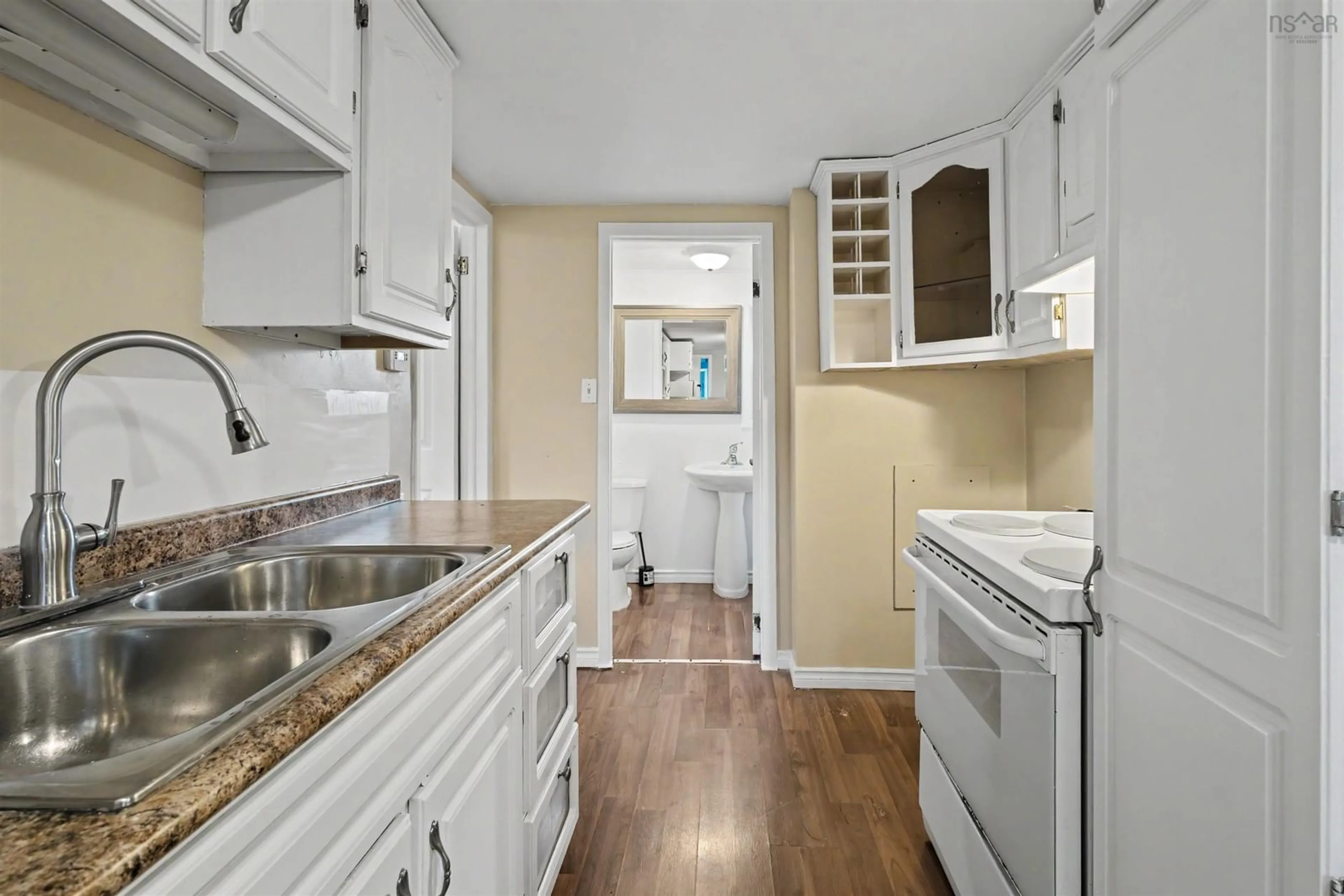 Standard kitchen, ceramic/tile floor for 148 Highland St, Glace Bay Nova Scotia B1A 2V3