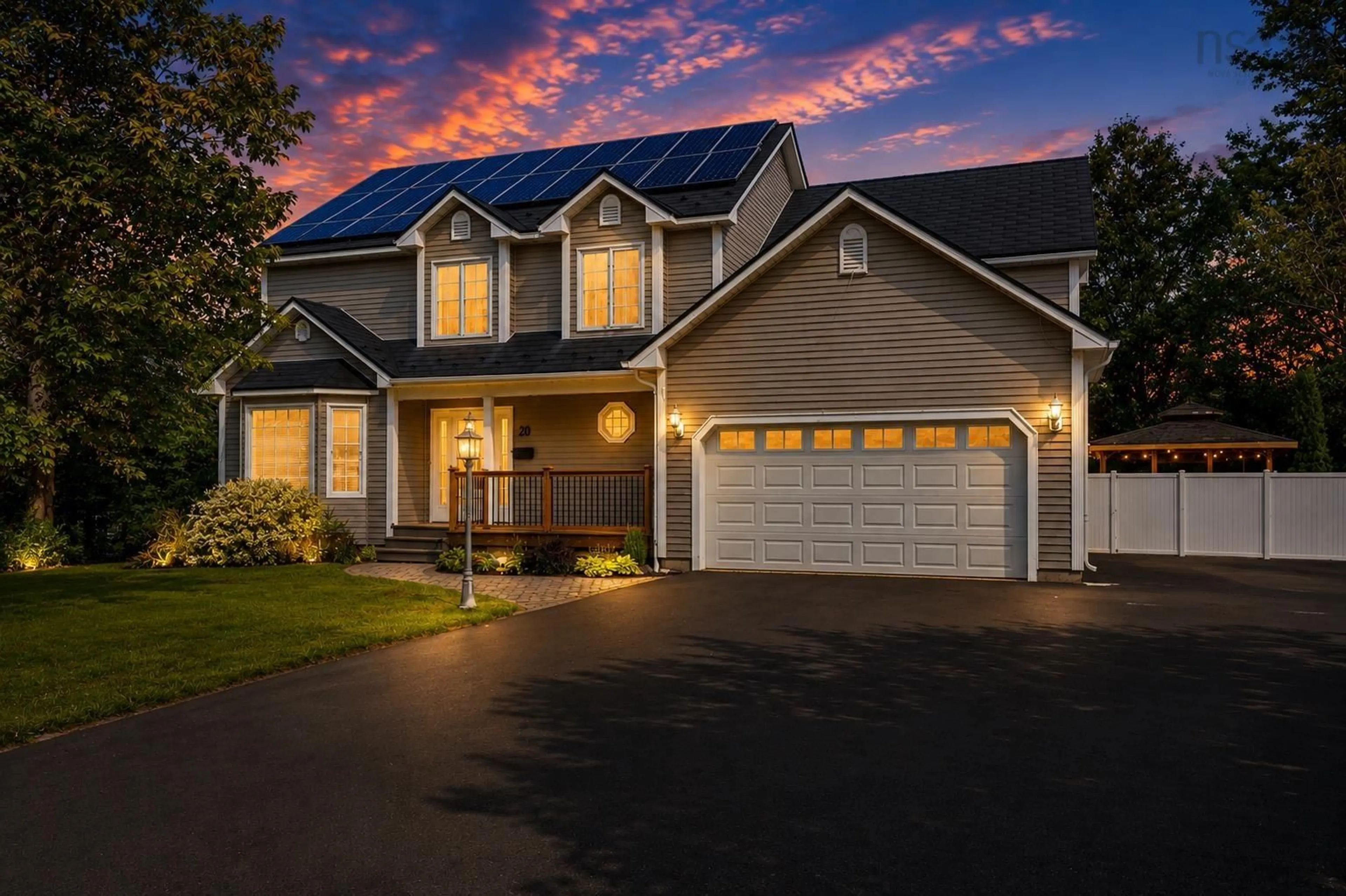 Home with vinyl exterior material, street for 20 Dalhousie Ave, Kentville Nova Scotia B4N 5E5