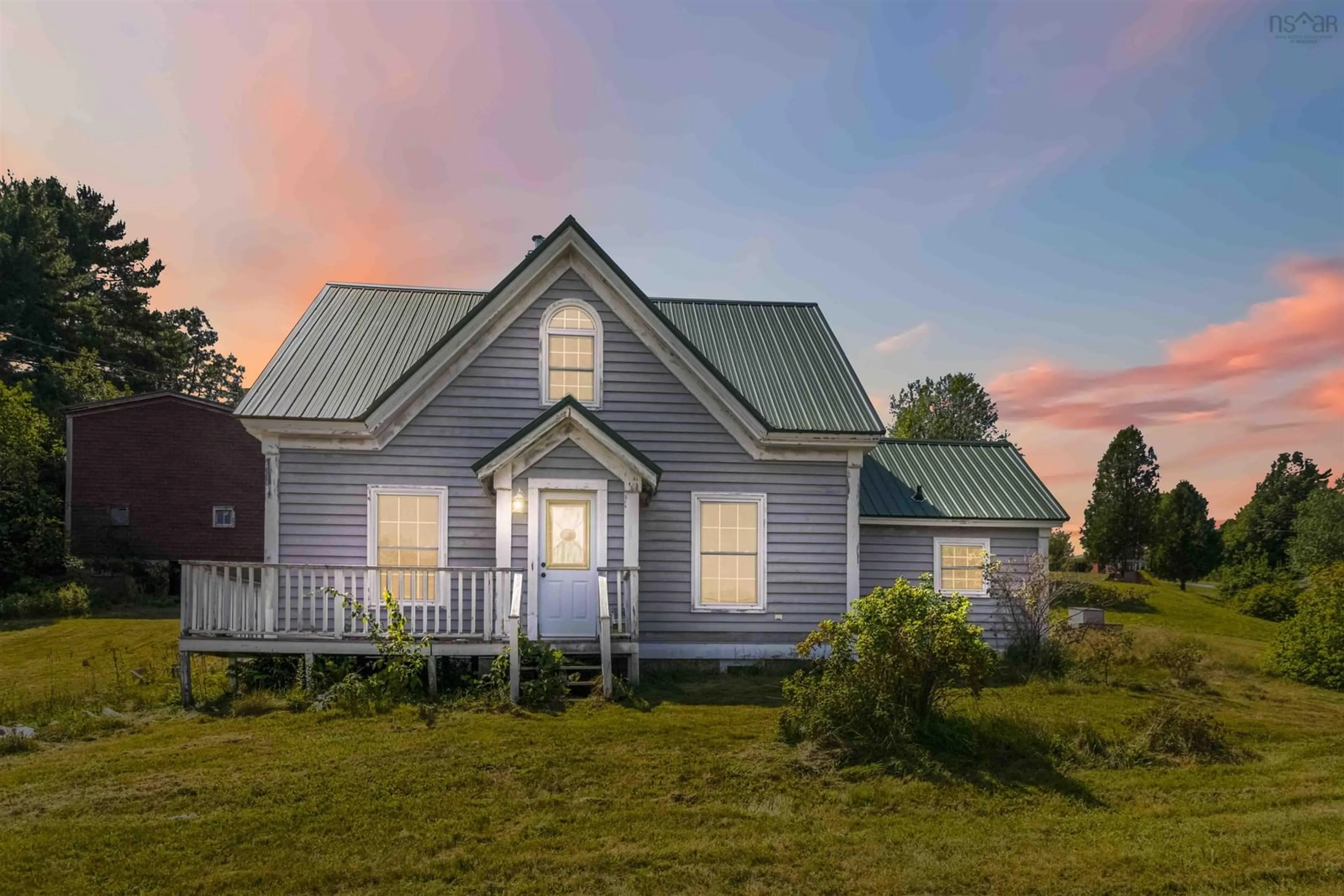 Home with vinyl exterior material, building for 1912 Highway 331, West Lahave Nova Scotia B0R 1G0