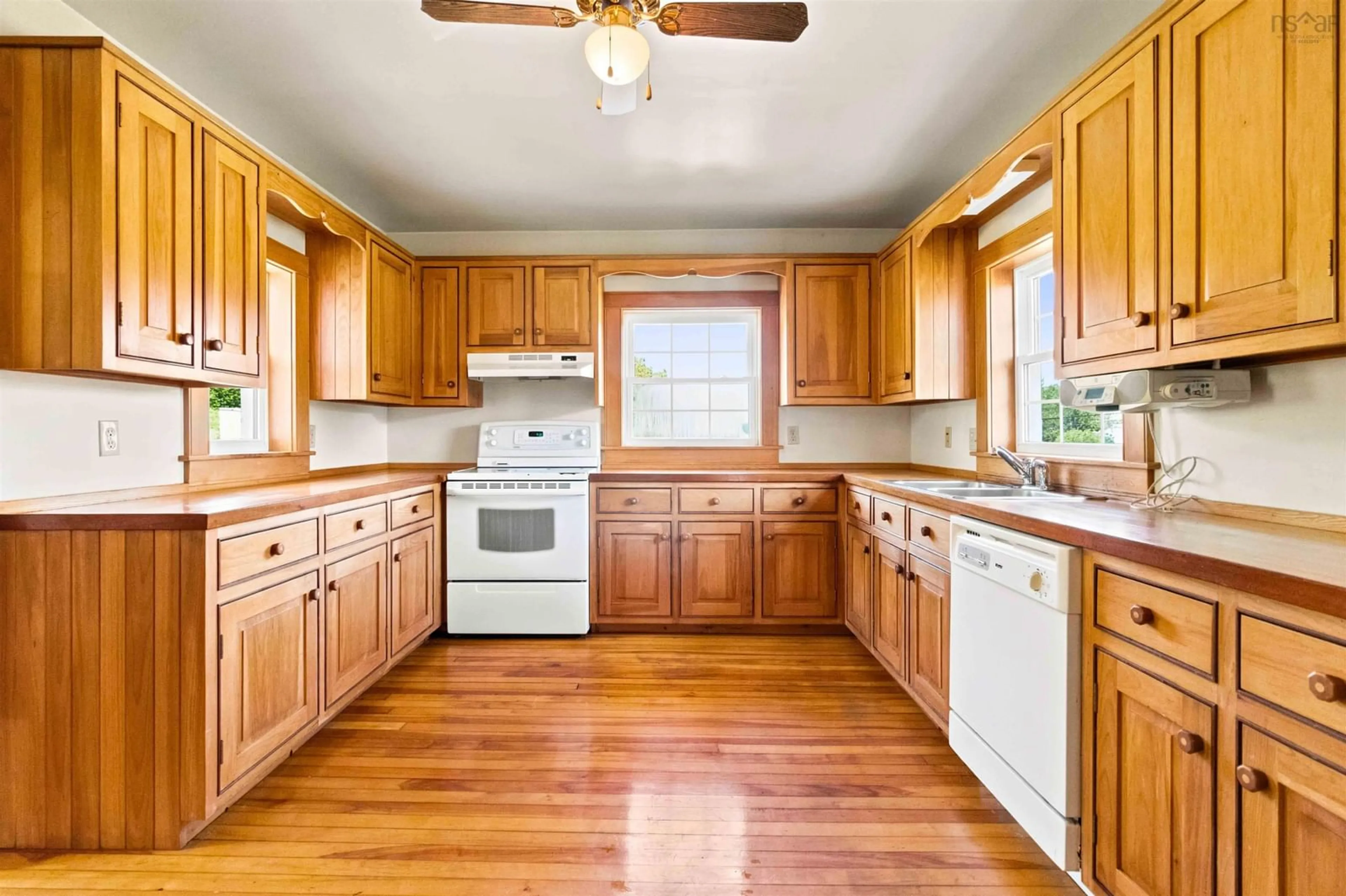 Standard kitchen, unknown for 1912 Highway 331, West Lahave Nova Scotia B0R 1G0