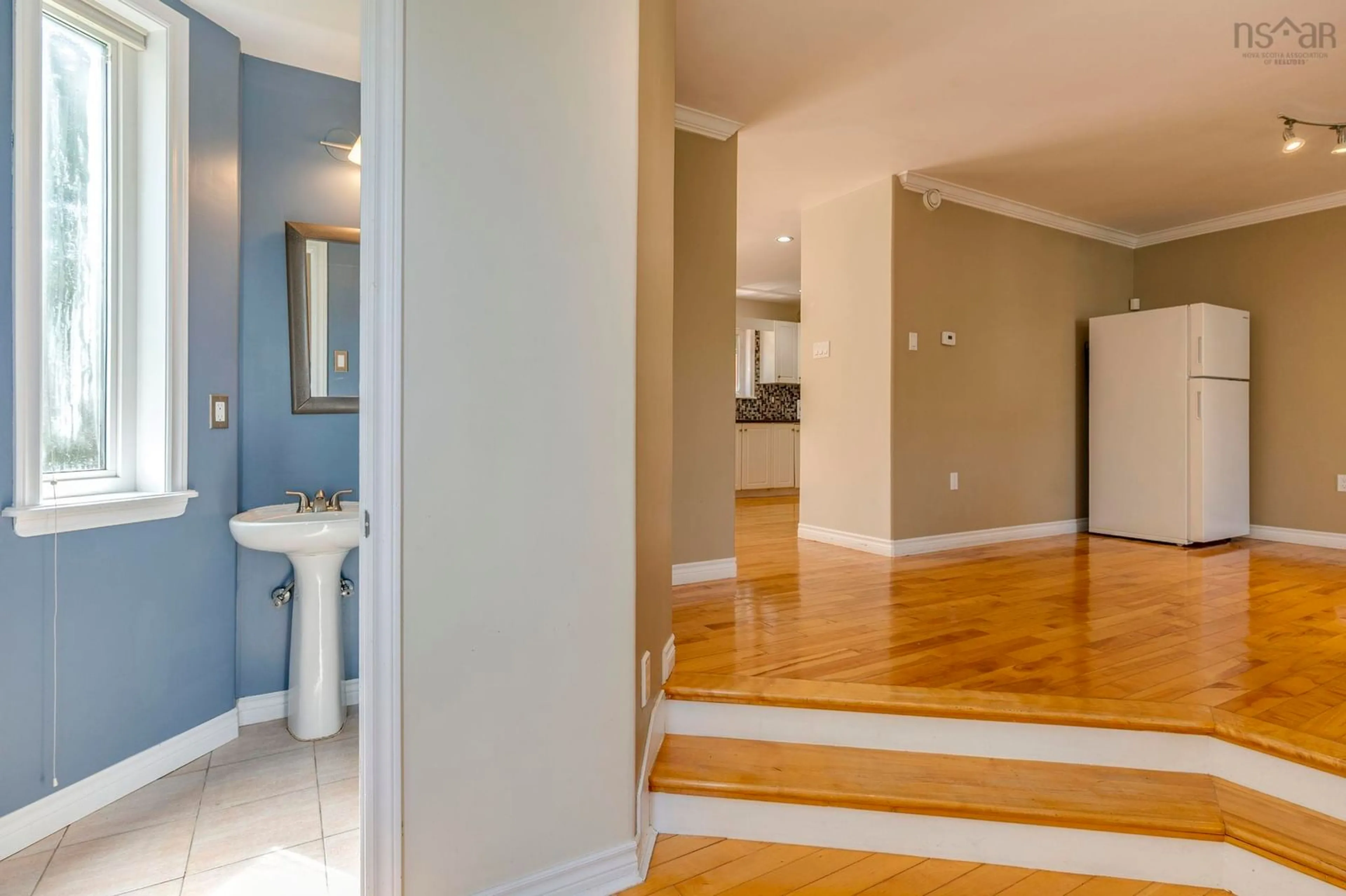 Indoor entryway for Wembley Pl #8, Halifax Nova Scotia B3S 1E6