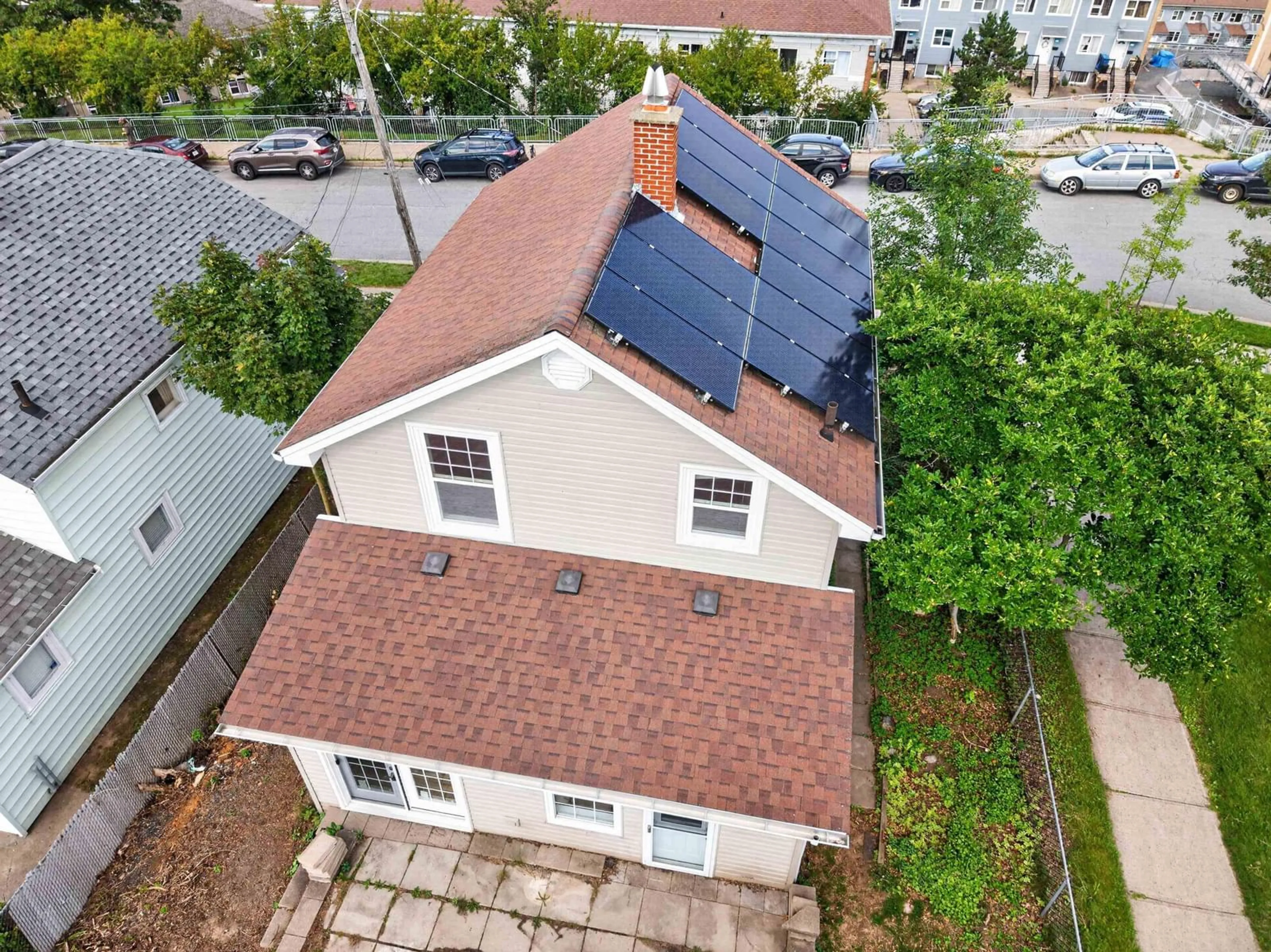 A pic from outside/outdoor area/front of a property/back of a property/a pic from drone, street for 3354 Albert Street St, Halifax Nova Scotia B3K 3N2
