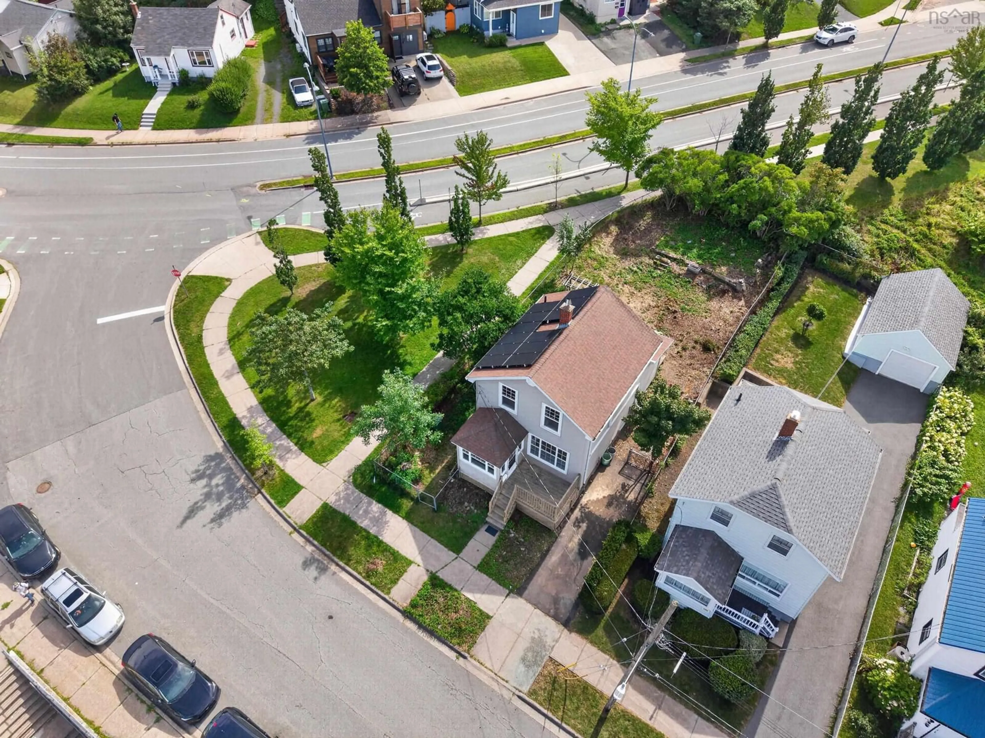 A pic from outside/outdoor area/front of a property/back of a property/a pic from drone, street for 3354 Albert Street St, Halifax Nova Scotia B3K 3N2