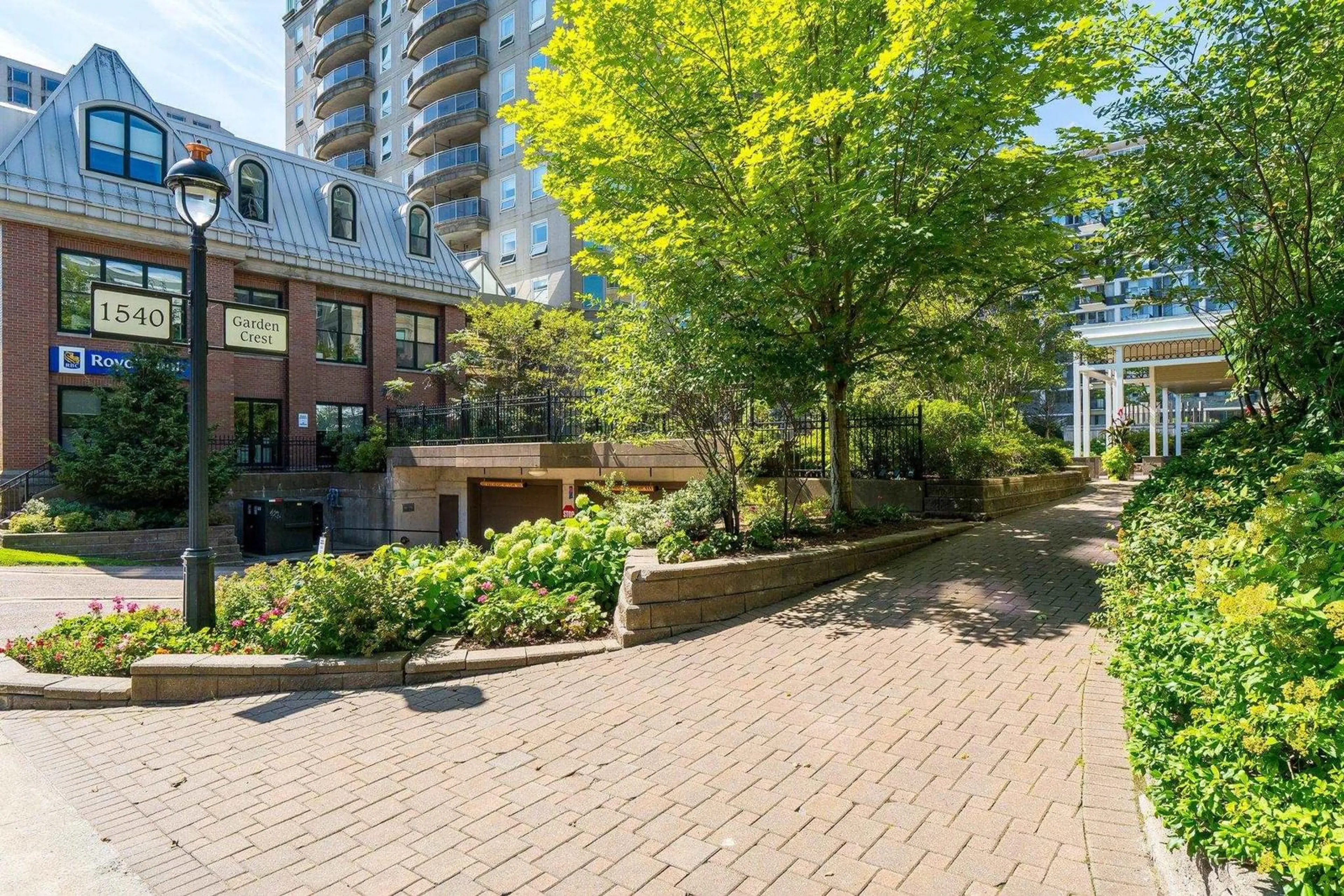 Patio, street for 1540 Summer St #302, Halifax Nova Scotia B3H 4R9