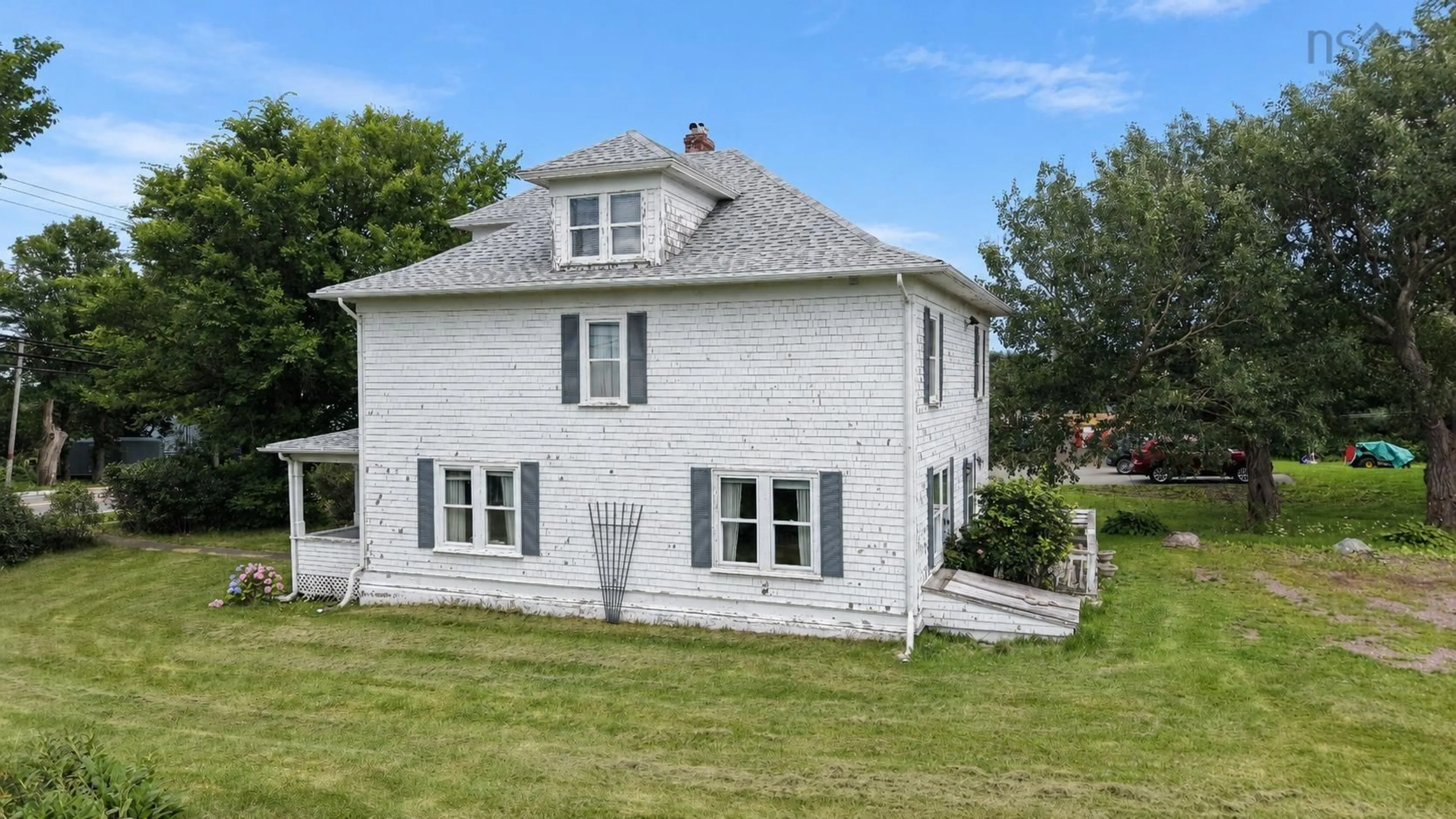 A pic from outside/outdoor area/front of a property/back of a property/a pic from drone, building for 74 Kings Rd, Dominion Nova Scotia B1S 2B5
