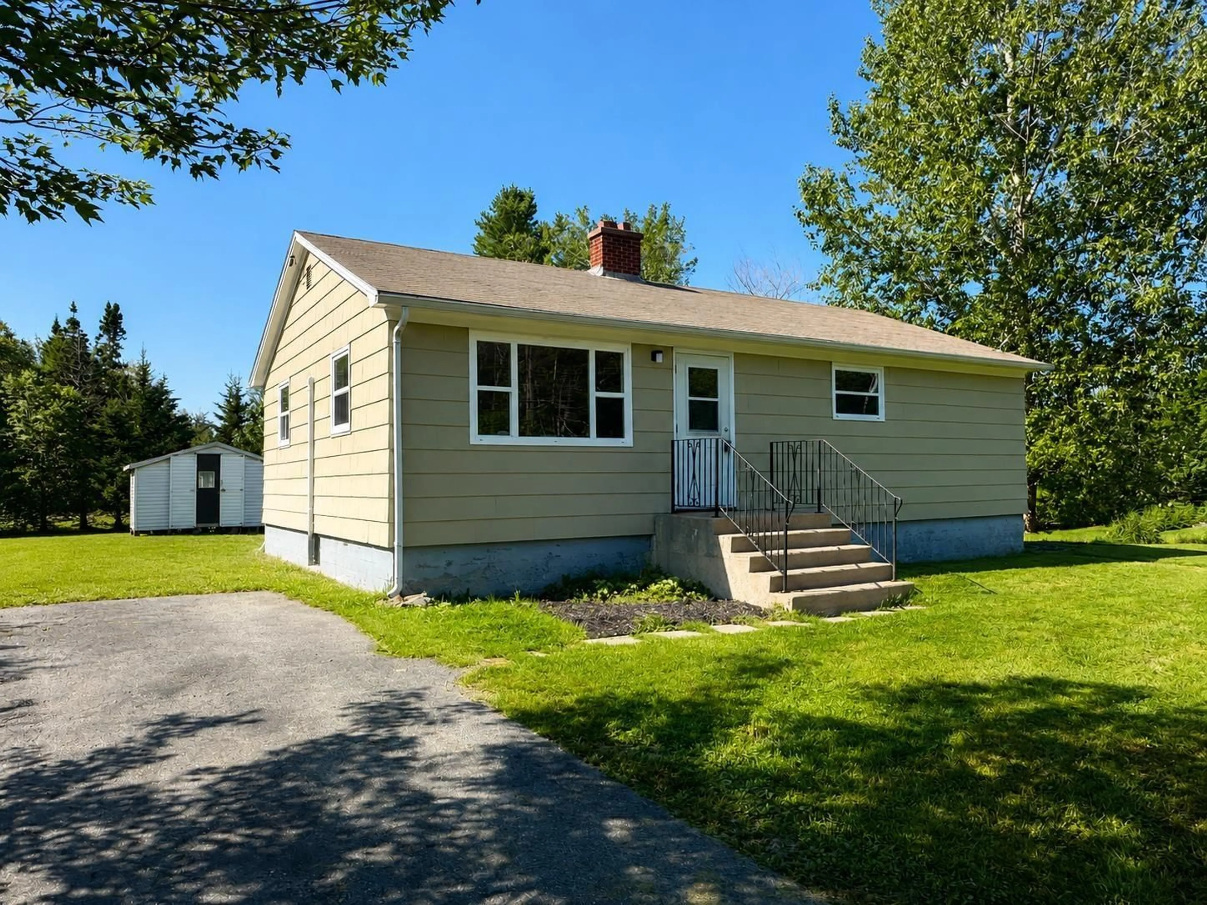 Home with vinyl exterior material, street for 1286 Eastern Shore Rd, Eagle Head Nova Scotia B0J 1H0