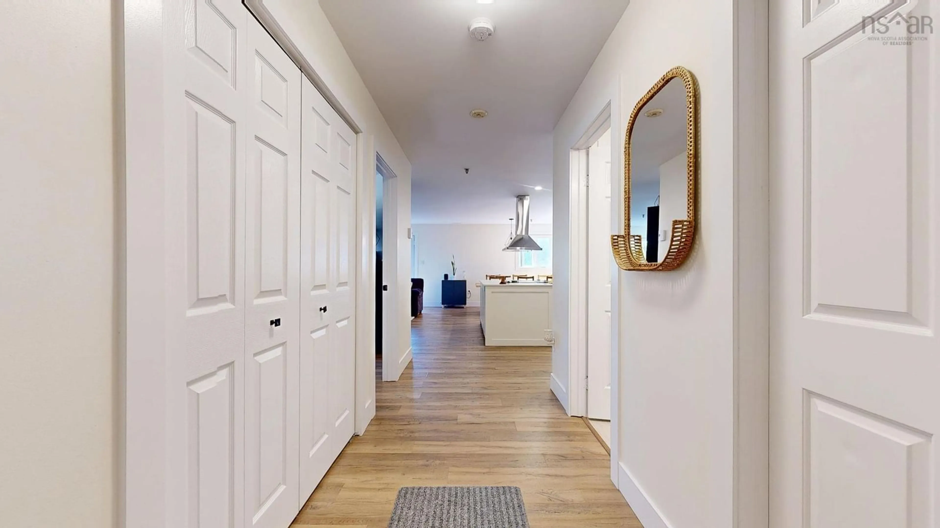 Indoor entryway for 118 Farnham Gate Rd #204, Halifax Nova Scotia B3M 4A1