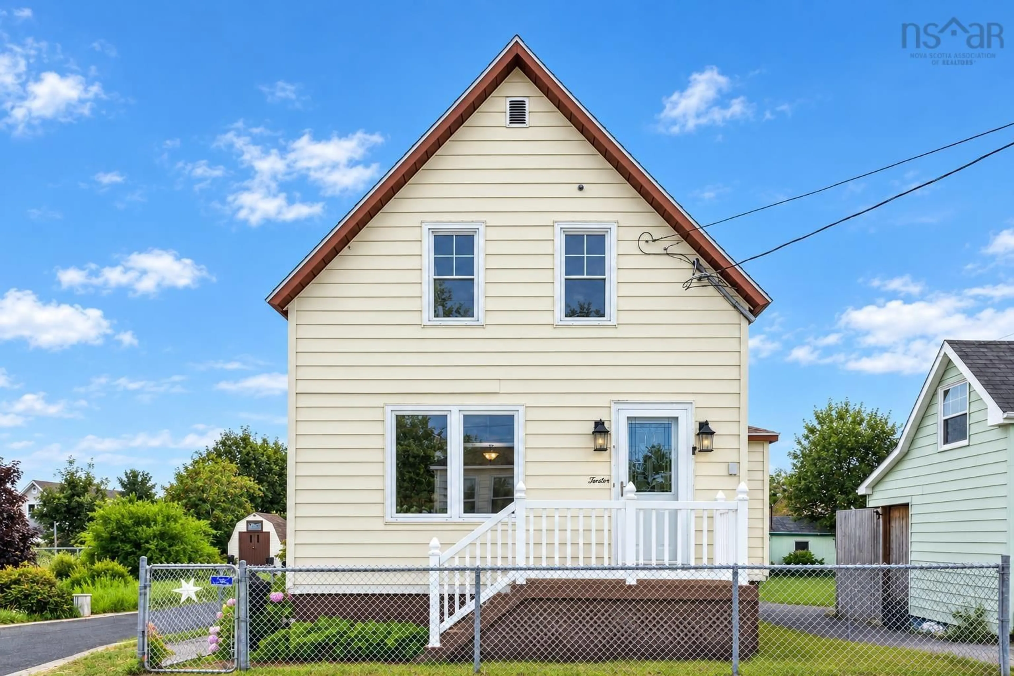 Home with vinyl exterior material, building for 12 Minto St, North Sydney Nova Scotia B2A 2R6