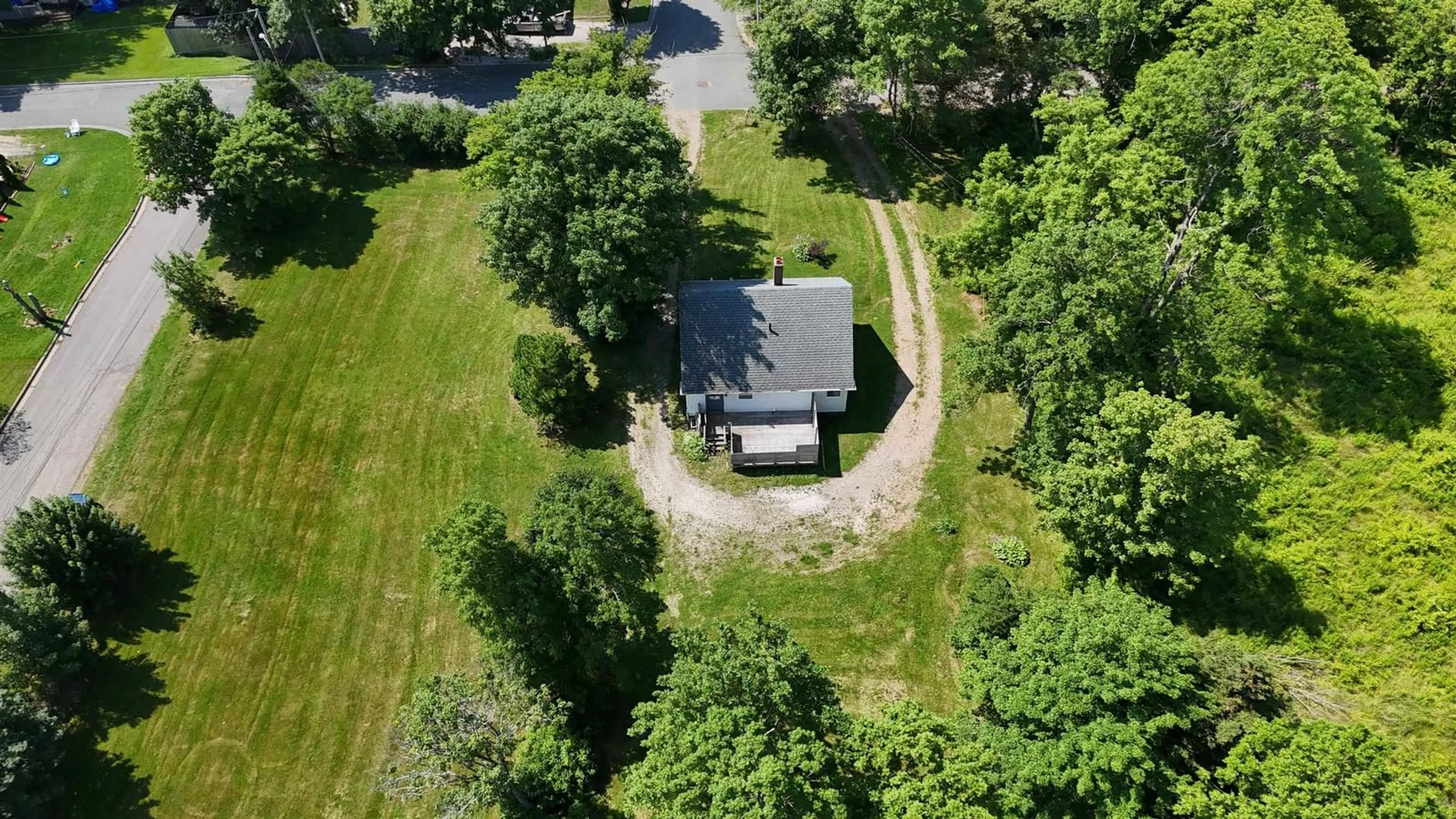 A pic from outside/outdoor area/front of a property/back of a property/a pic from drone, unknown for 22 Archibald St, Sydney Mines Nova Scotia B1V 2Y5