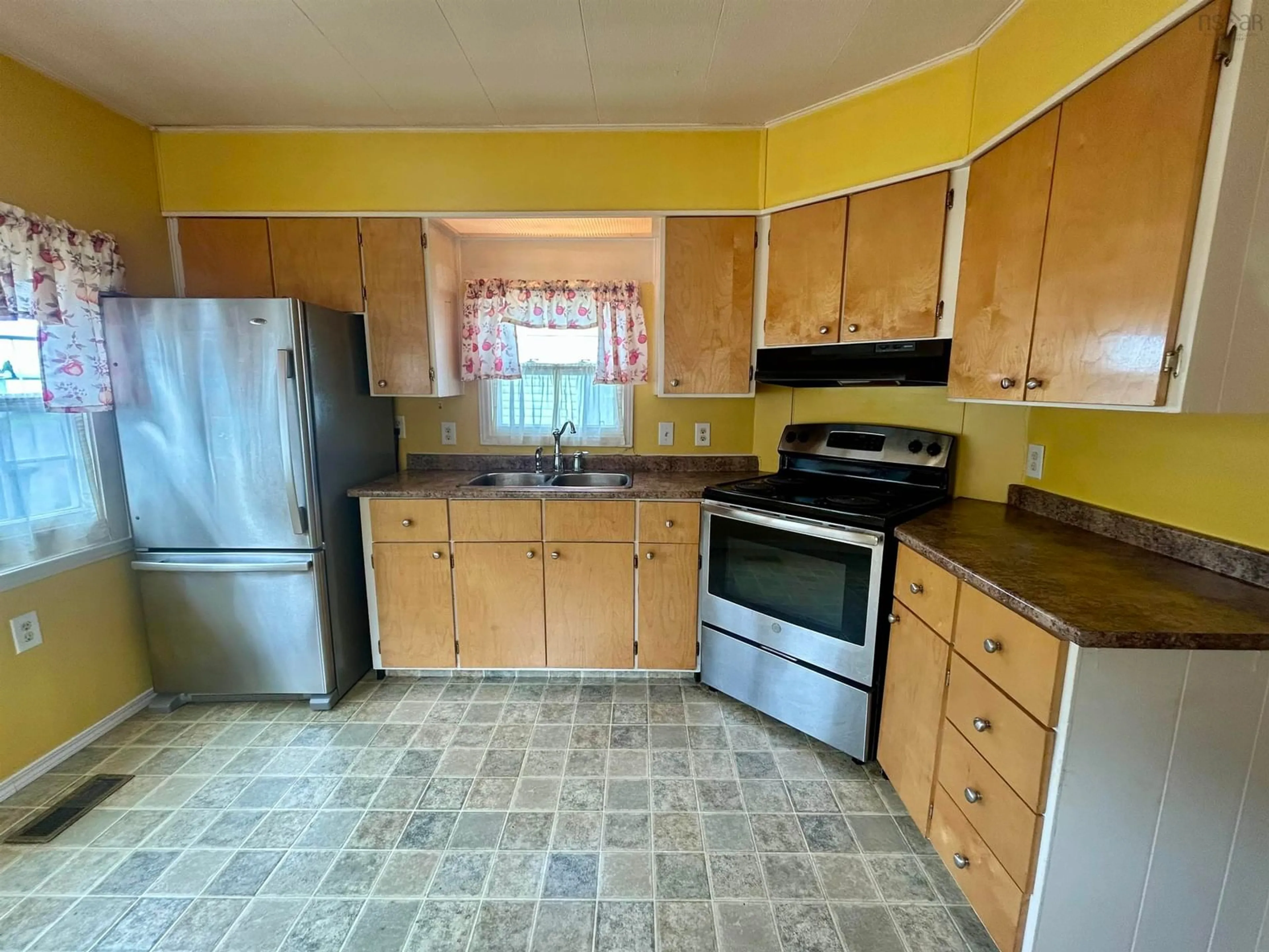 Standard kitchen, unknown for 25 King St, Trenton Nova Scotia B0K 1X0