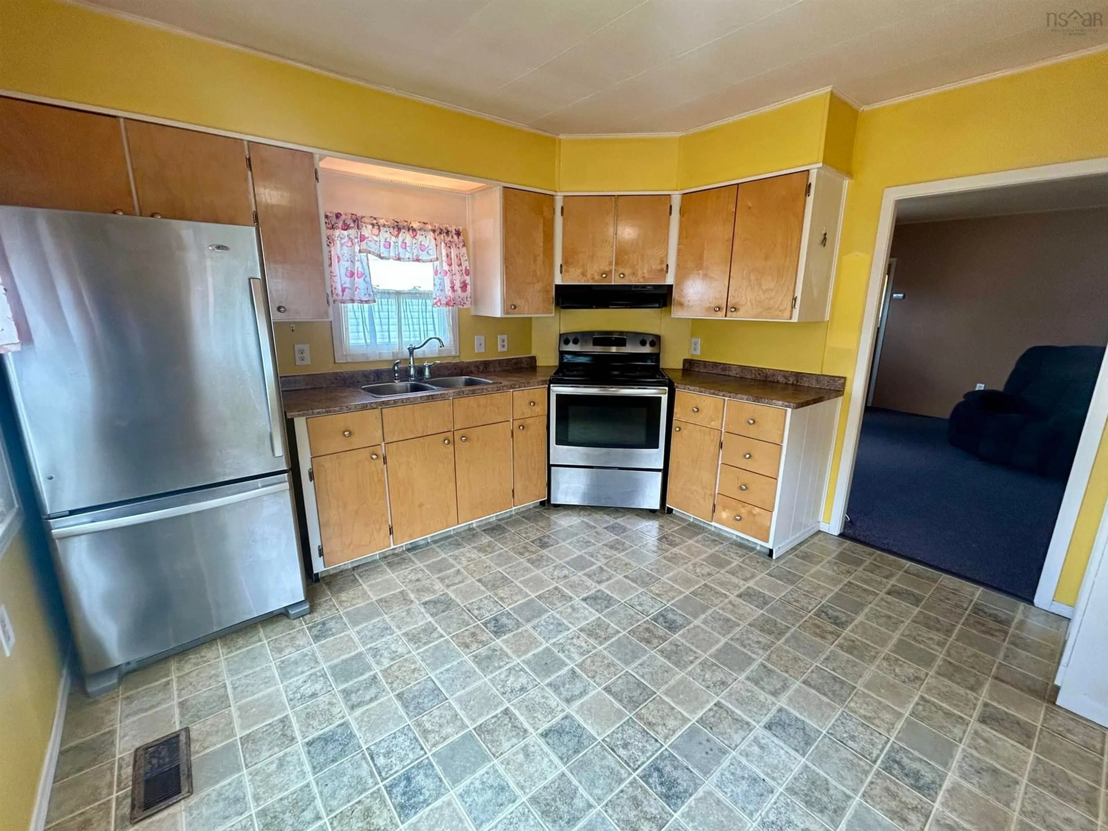 Standard kitchen, unknown for 25 King St, Trenton Nova Scotia B0K 1X0