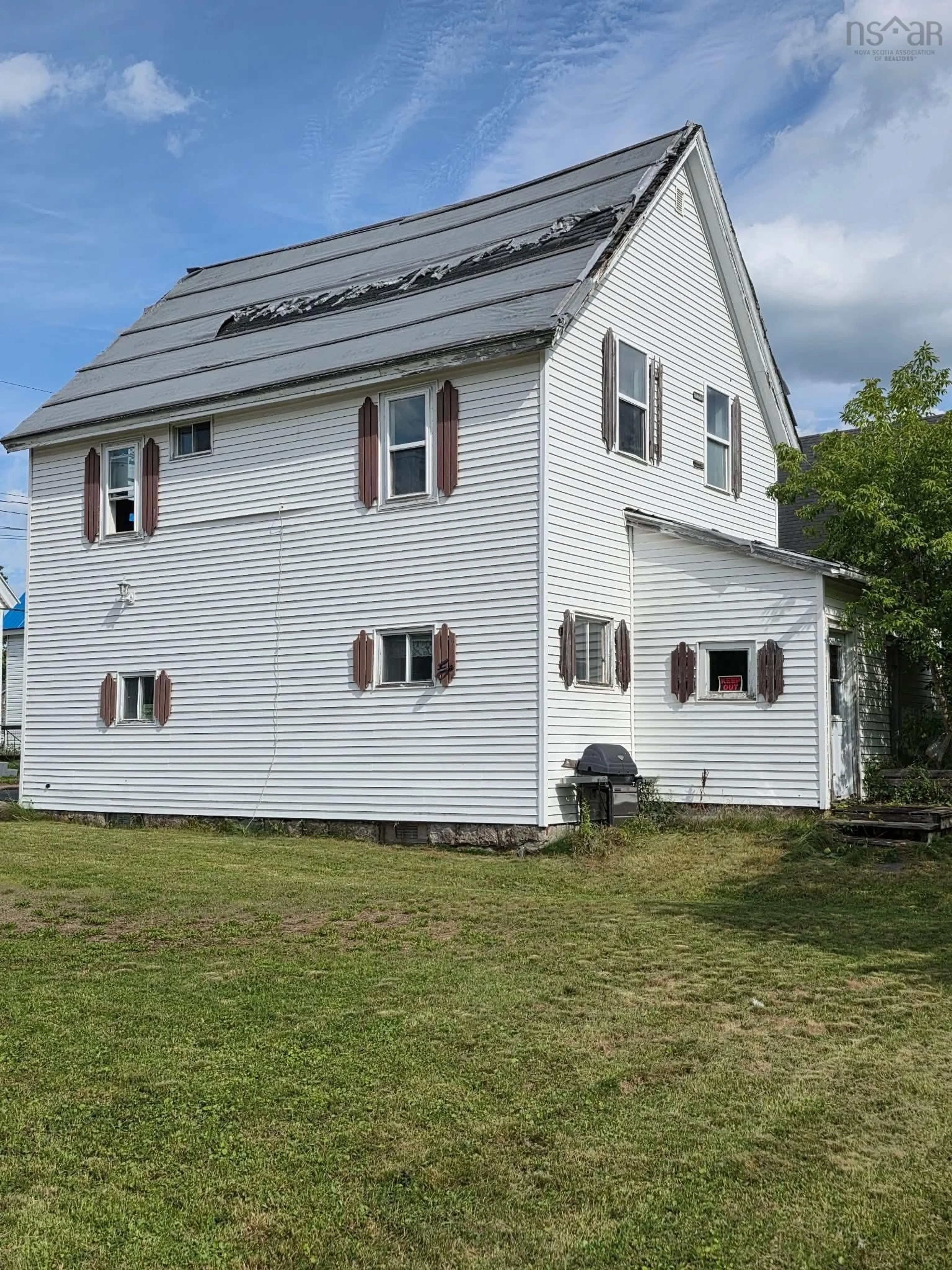 A pic from outside/outdoor area/front of a property/back of a property/a pic from drone, building for 48 Ellis St, Oxford Nova Scotia B0M 1P0