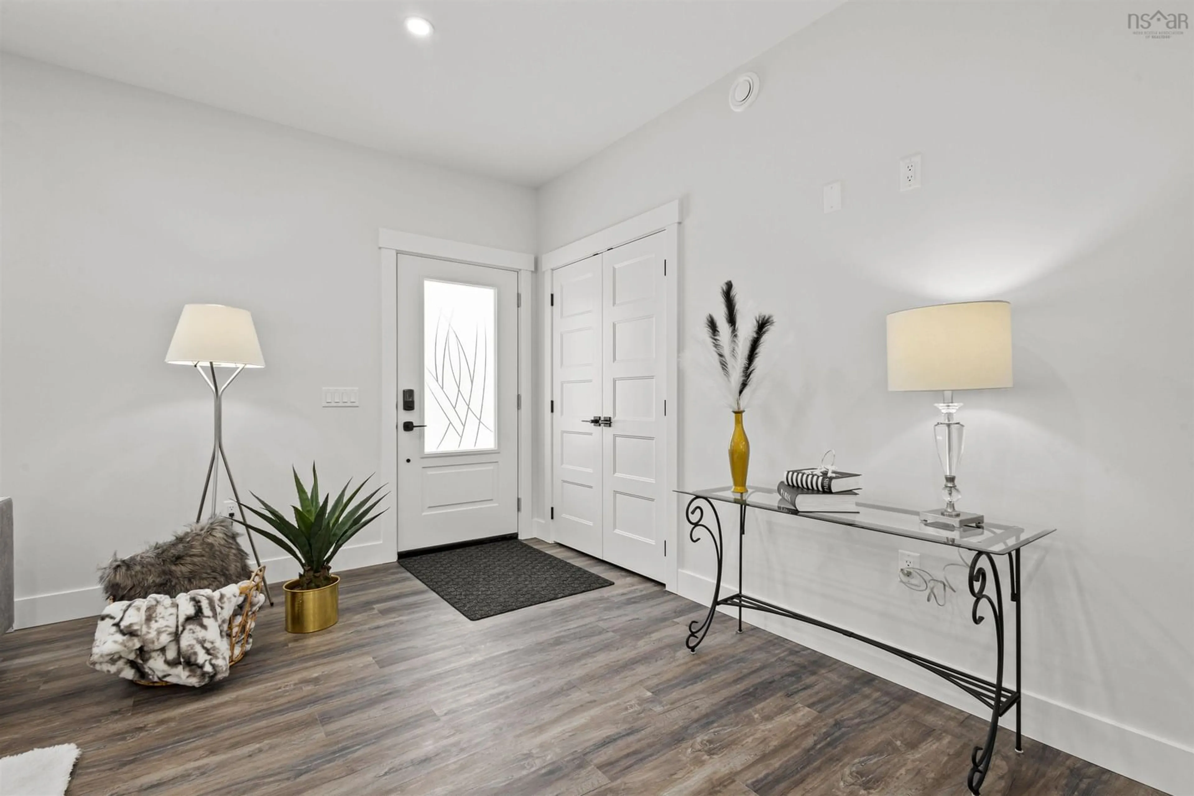 Indoor entryway for Loon Point Trail #186, East Uniacke Nova Scotia B0N 1Z0
