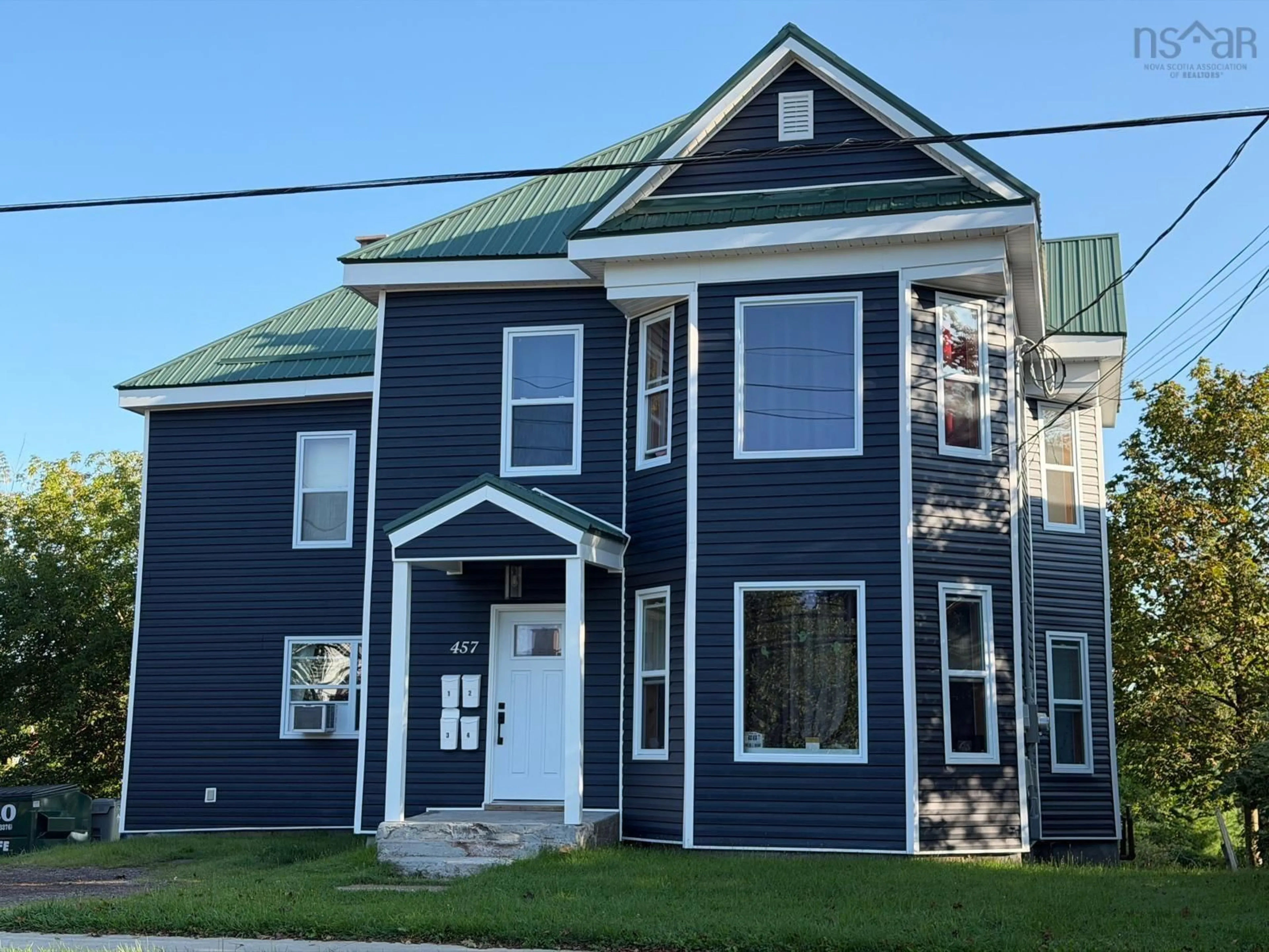 Home with vinyl exterior material, building for 457 Robie St, Truro Nova Scotia B2N 1M1
